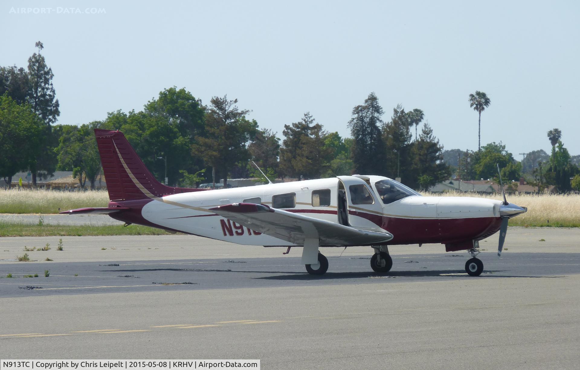 N913TC, 2000 Piper PA-32R-301T Turbo Saratoga C/N 3257157, A transient 2000 Piper Cherokee getting ready to depart Reid Hillview Airport, CA.
