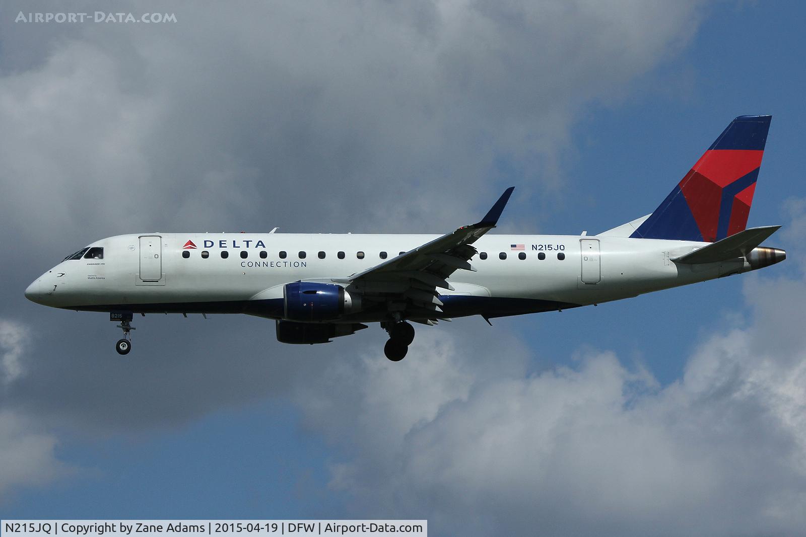 N215JQ, 2009 Embraer 175LR (ERJ-170-200LR) C/N 17000270, Landing at DFW Airport
