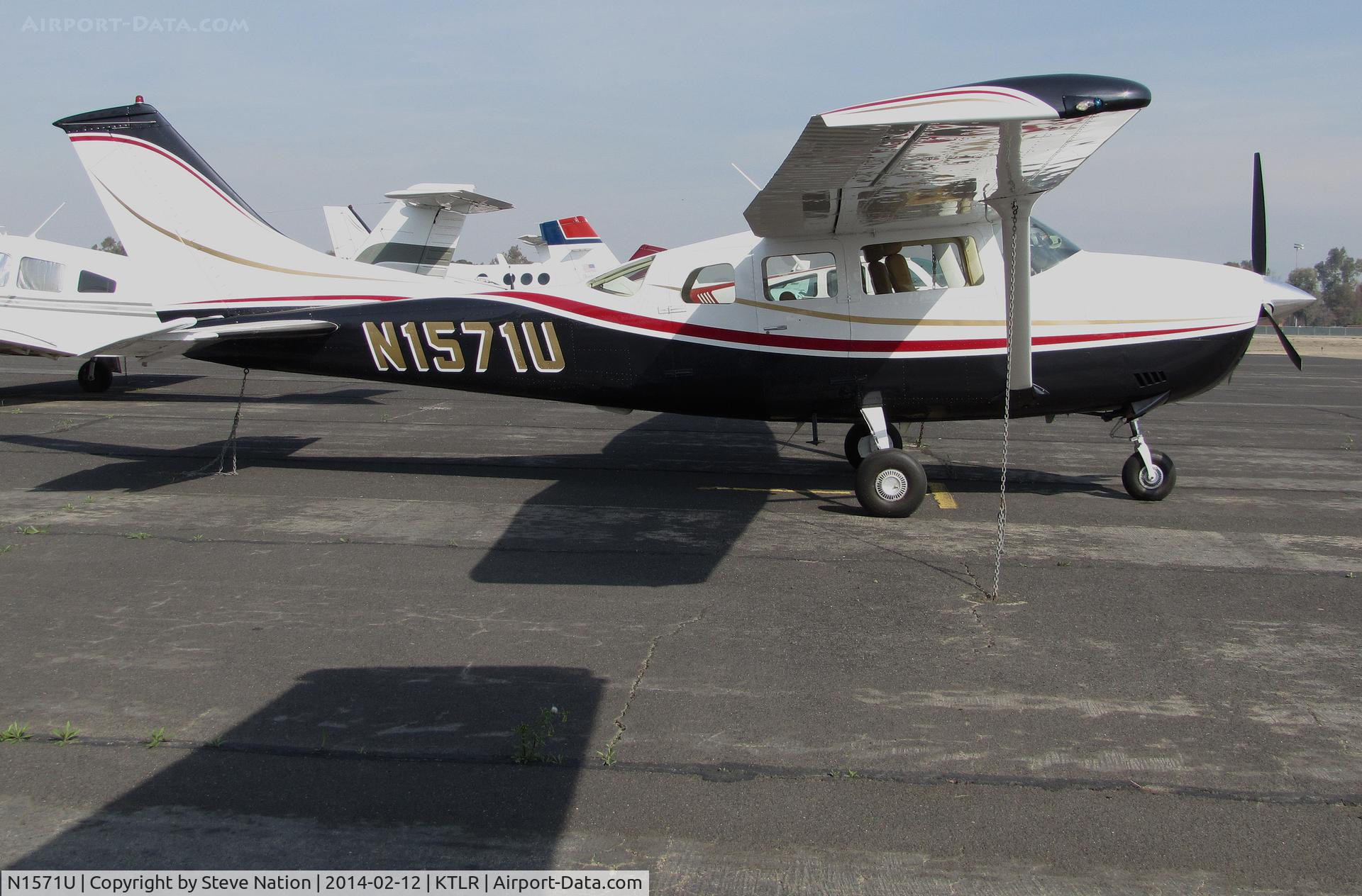 N1571U, 1973 Cessna U206F Stationair C/N U20602263, privately-owned Cessna U206F from Sacramento, CA @ Mefford Field (Tulare, CA) for 2014 International Ag Expo