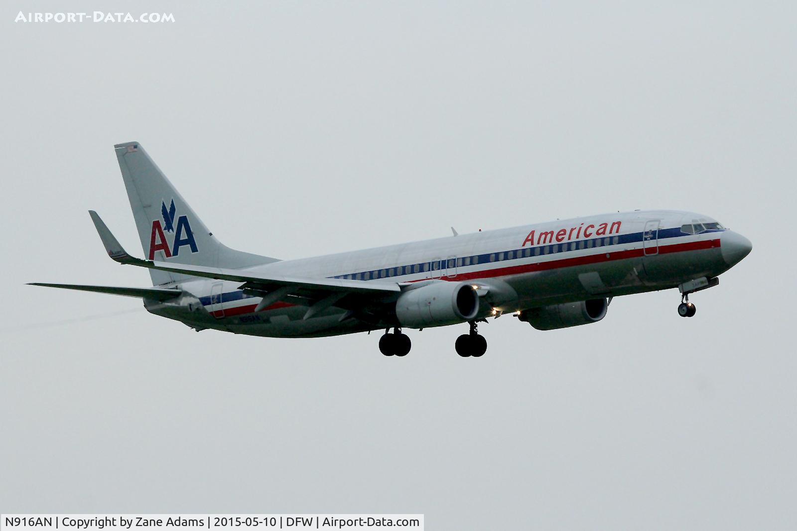 N916AN, 1999 Boeing 737-823 C/N 29517, Landing at DFW Airport