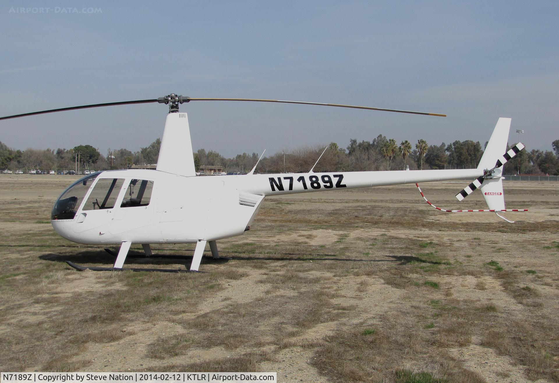 N7189Z, 2000 Robinson R44 C/N 0876, SMD Vineyards (Salinas, CA) Robinson R44 @ Mefford Field (Tulare, CA) for 2014 International Ag Expo