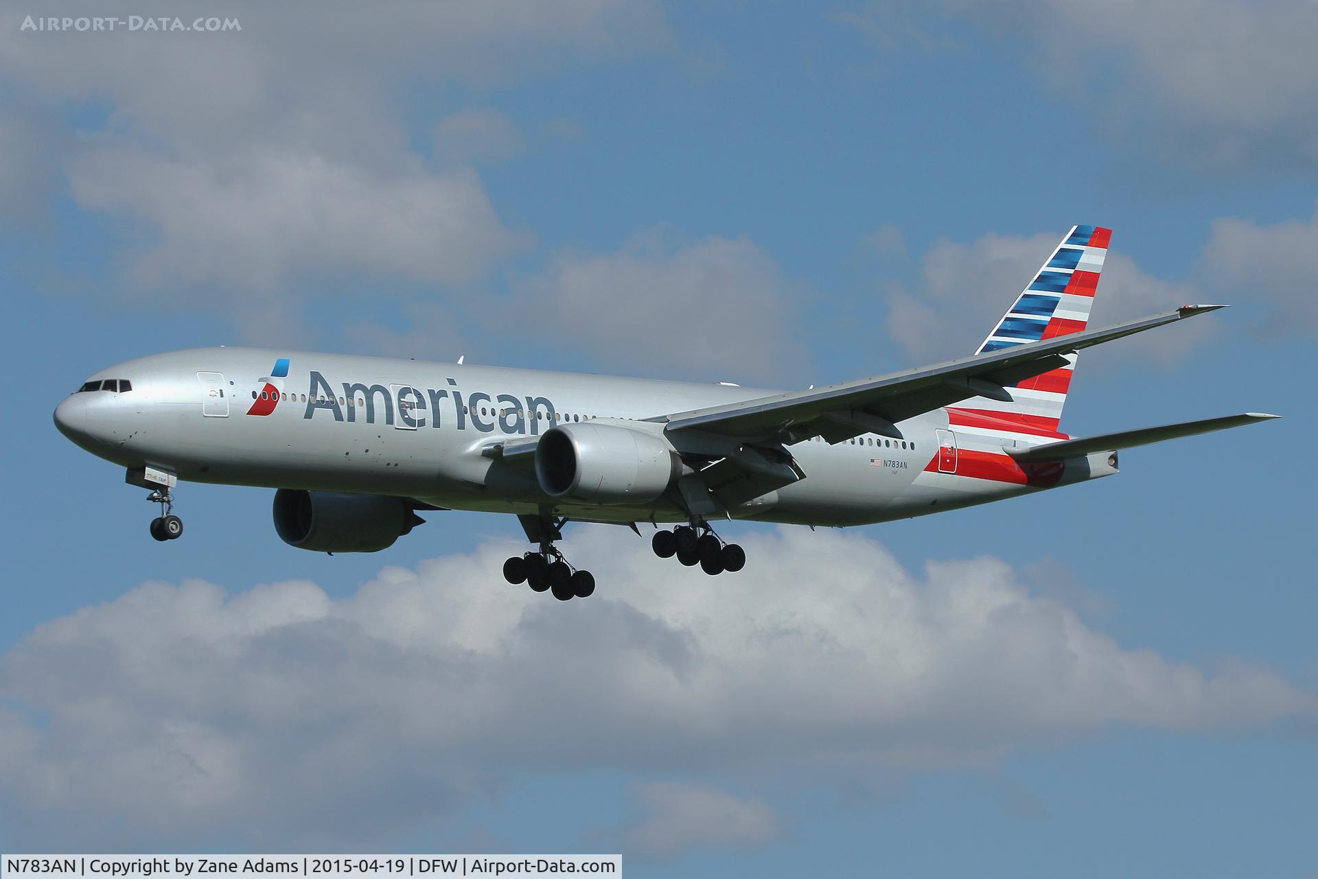 N783AN, 2000 Boeing 777-223 C/N 30004, Landing at DFW Airport
