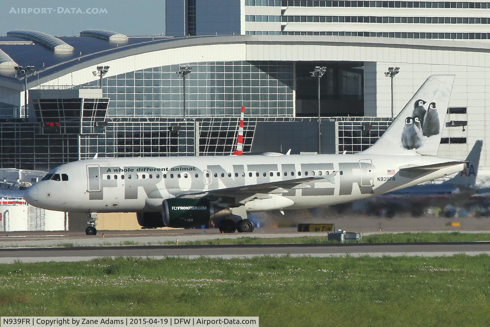 N939FR, 2005 Airbus A319-111 C/N 2448, At DFW Ariport