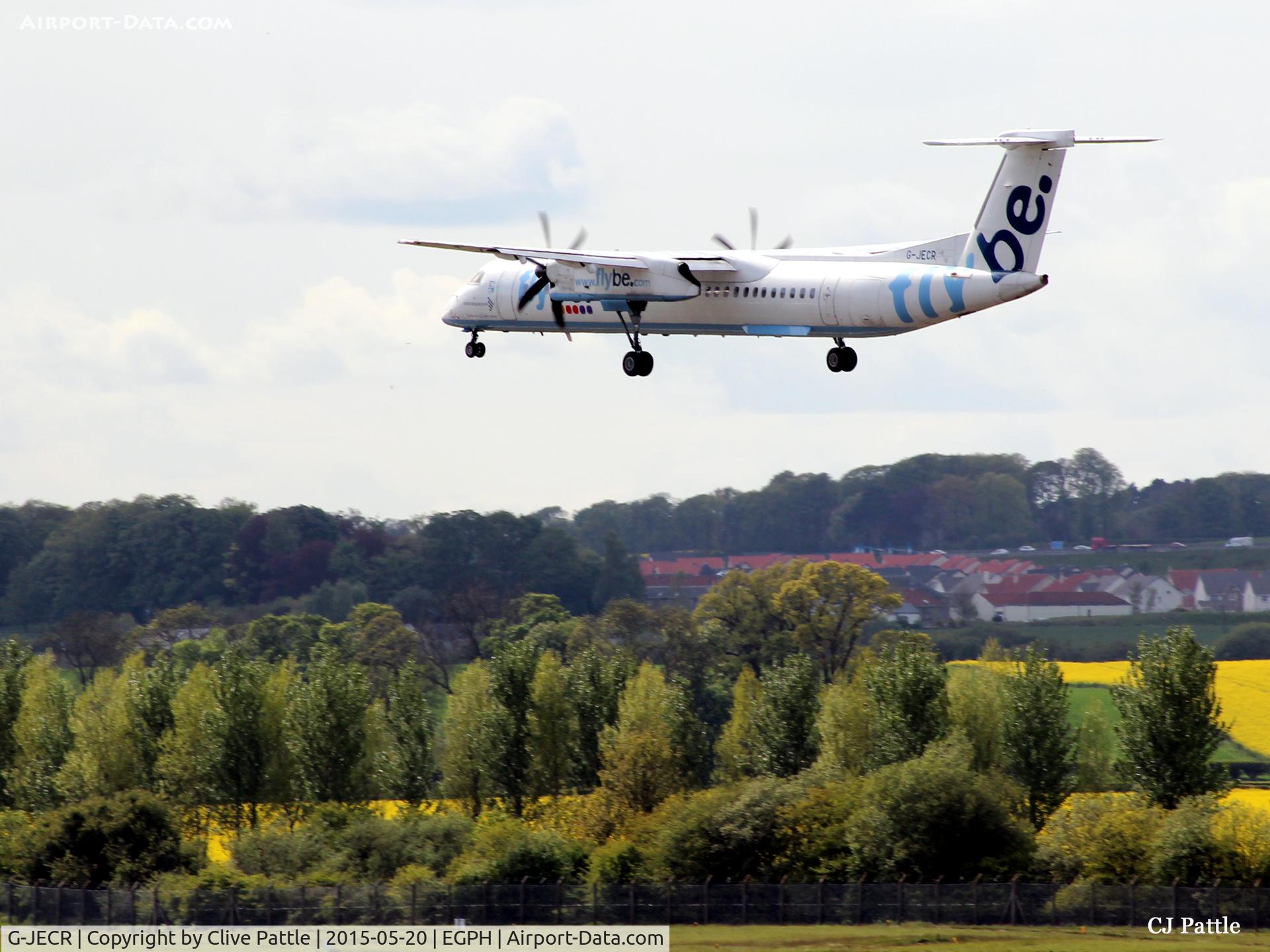 G-JECR, 2006 De Havilland Canada DHC-8-402Q Dash 8 C/N 4139, Crossing the airport boundary and about to land at Edinburgh EGPH