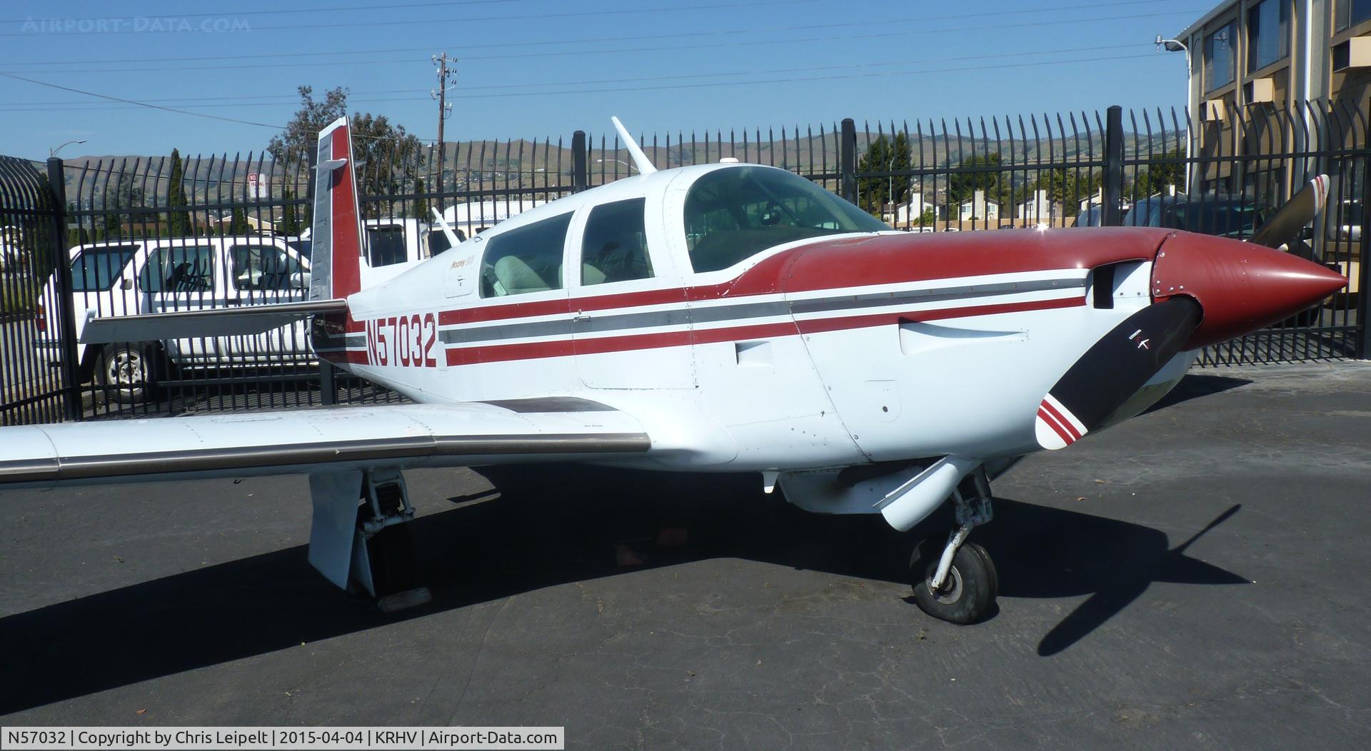 N57032, 1983 Mooney M20K C/N 25-0783, A 1983 Mooney M20K sitting beside the Lafferty hangar waiting to be sold at Reid Hillview Airport, CA.