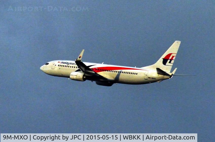 9M-MXO, 2013 Boeing 737-8H6 C/N 40142, TO after sunset, just before complete nightfall