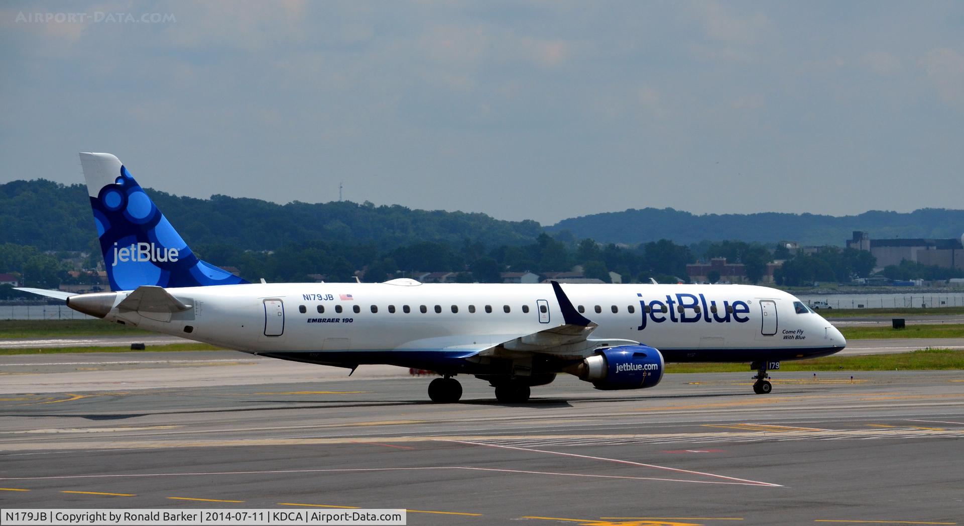 N179JB, 2005 Embraer 190AR (ERJ-190-100IGW) C/N 19000006, Taxi DCA