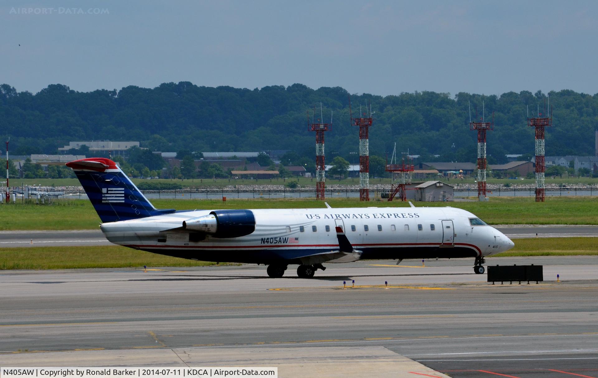N405AW, 1999 Bombardier CRJ-200LR (CL-600-2B19) C/N 7362, Taxi DCA