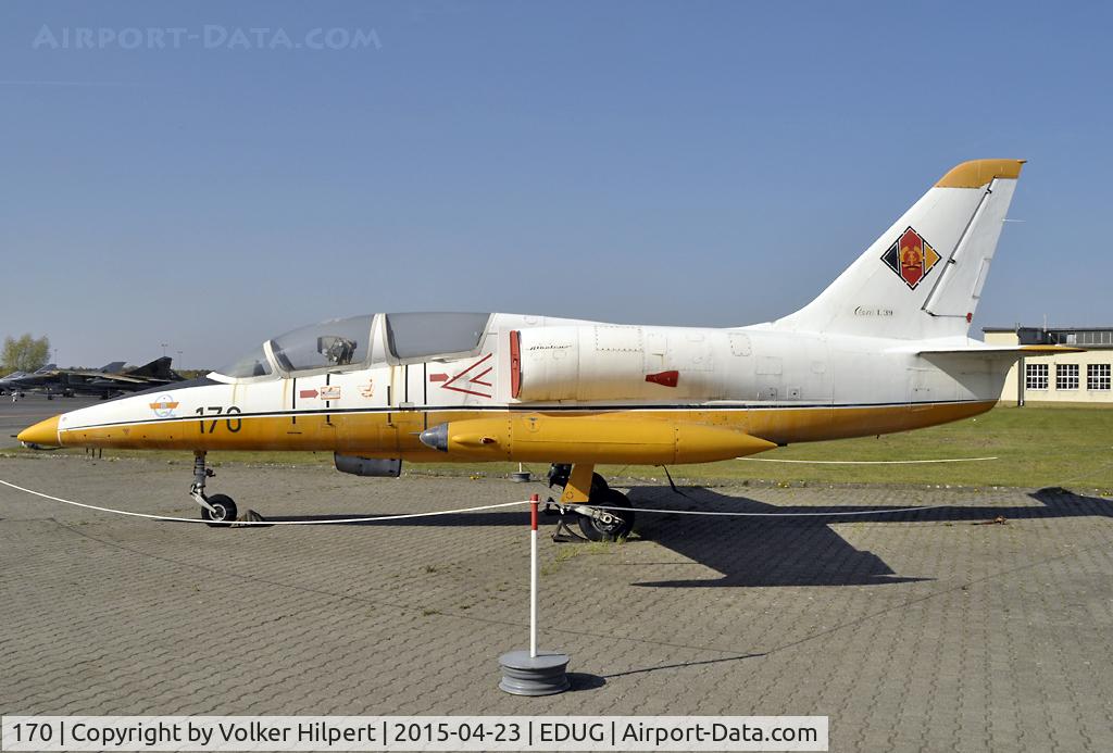 170, Aero L-39V Albatros Albatros C/N 630705, target towing