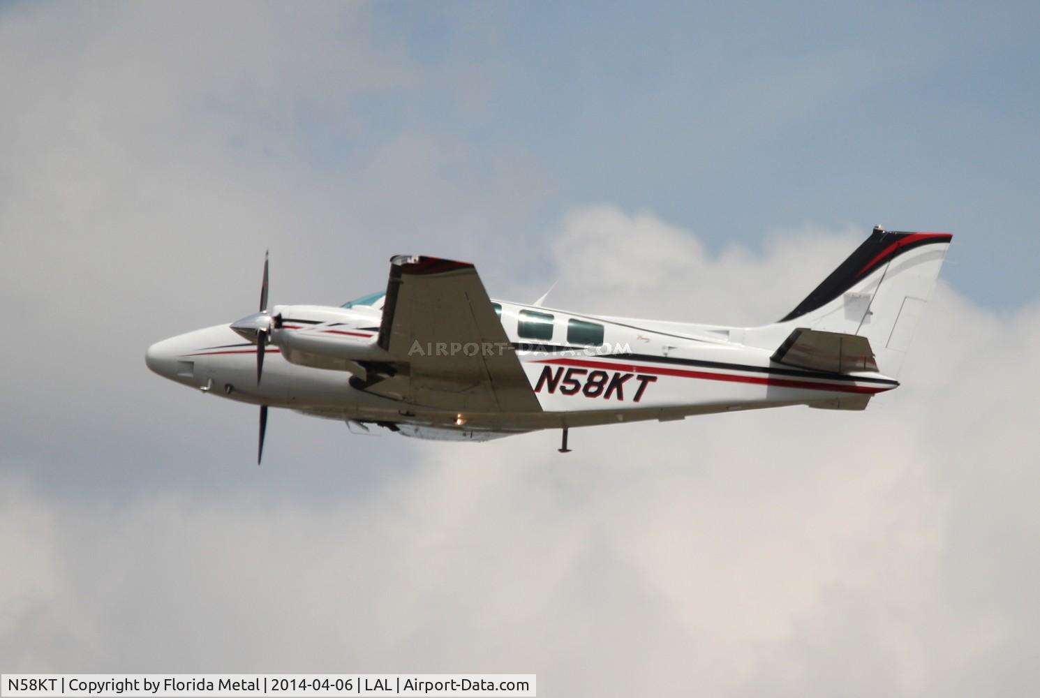 N58KT, 2000 Raytheon Aircraft Company 58 C/N TH-1955, Beech 58 Baron
