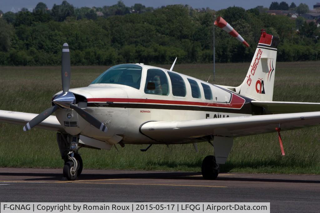 F-GNAG, 1980 Beech A36 Bonanza 36 C/N E-1653, Parked