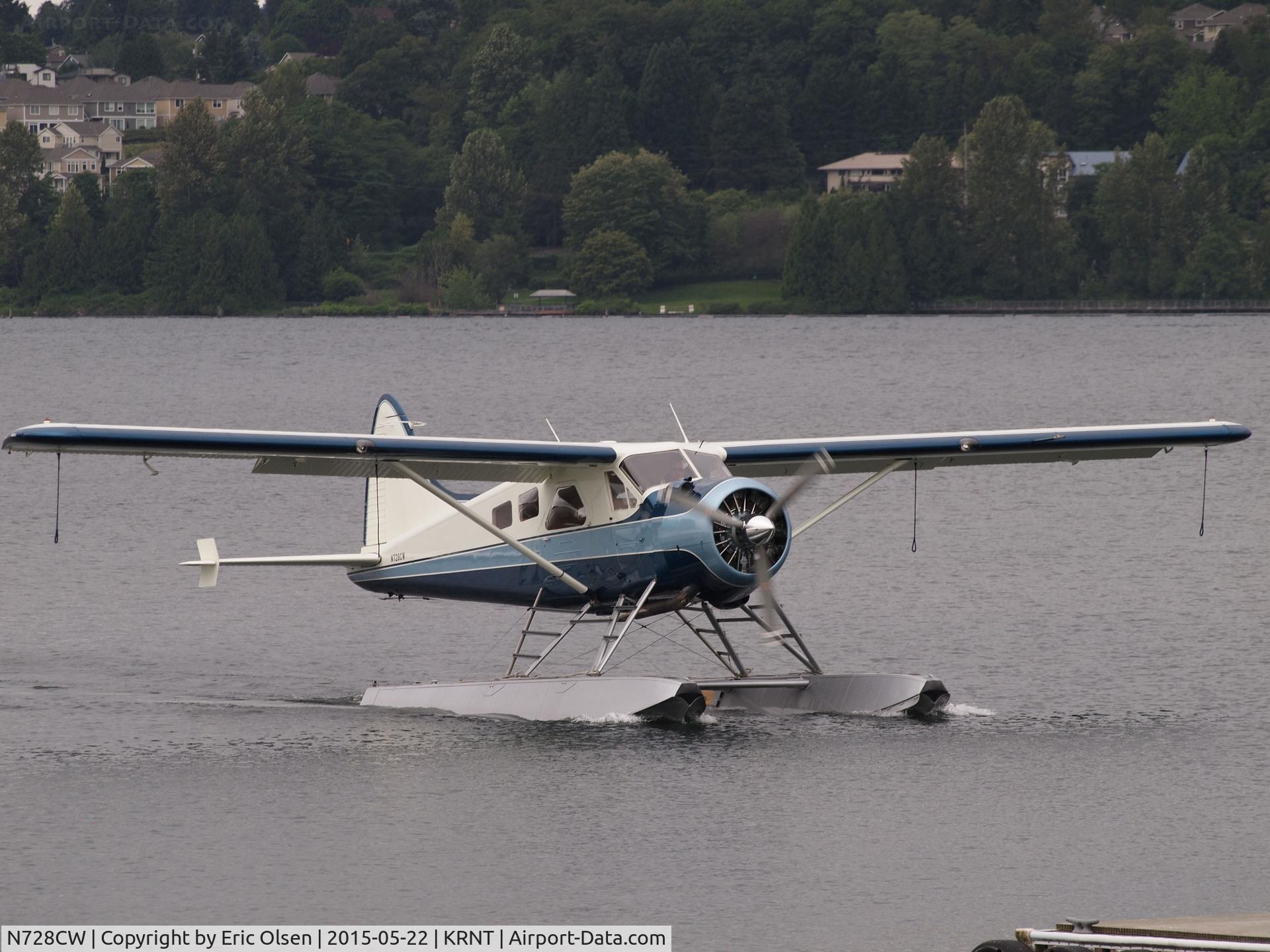N728CW, 1952 De Havilland Canada DHC-2 Beaver Mk.I C/N 297, N728CW taxing towards KRNT