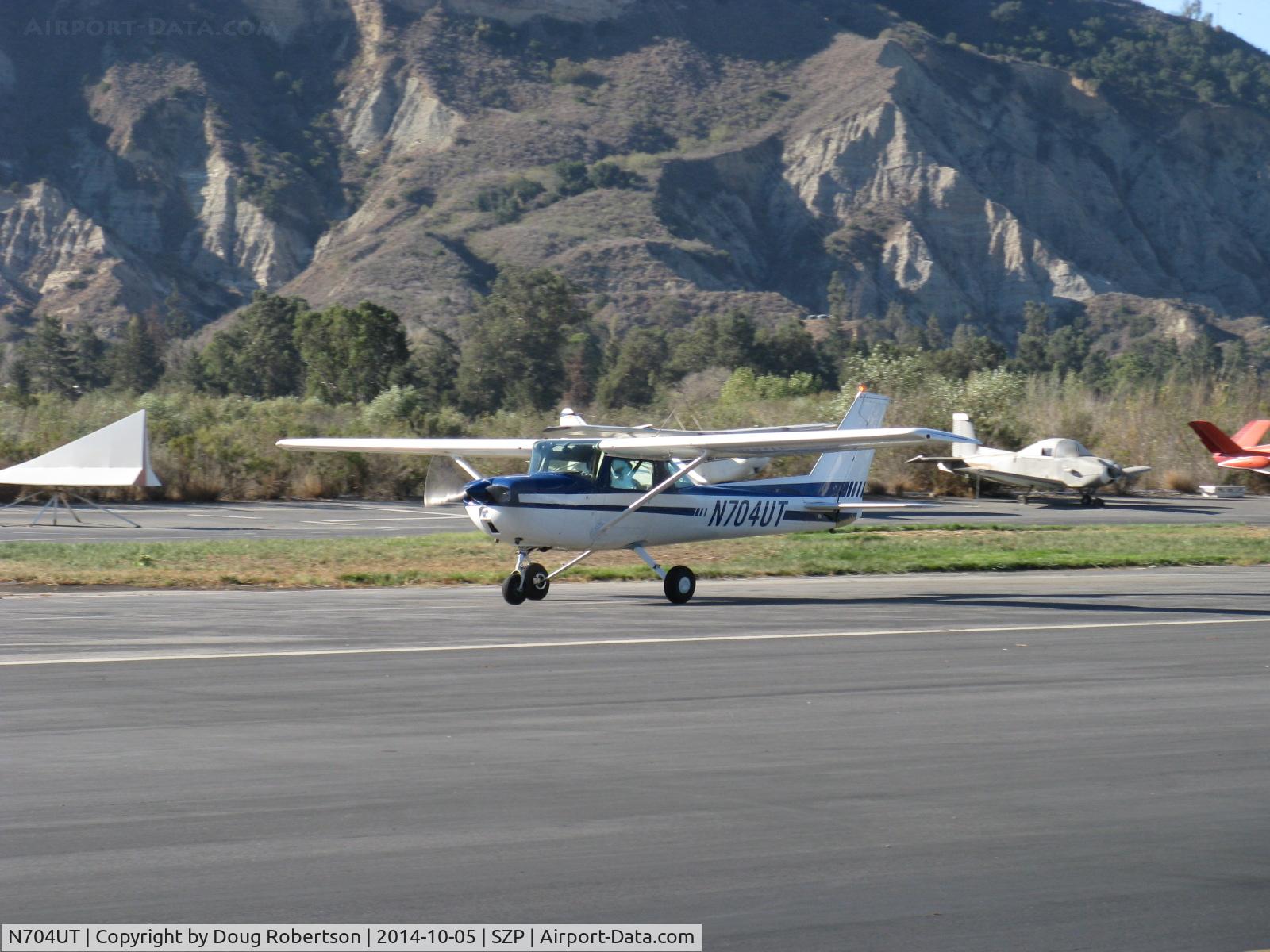 N704UT, 1976 Cessna 150M C/N 15078891, 1976 Cessna 150M, Continental O-200 100 Hp, takeoff roll Rwy 04