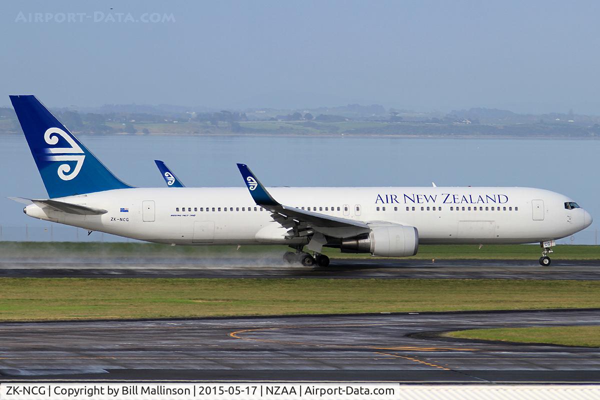 ZK-NCG, 1993 Boeing 767-319 C/N 26912, off to HNL