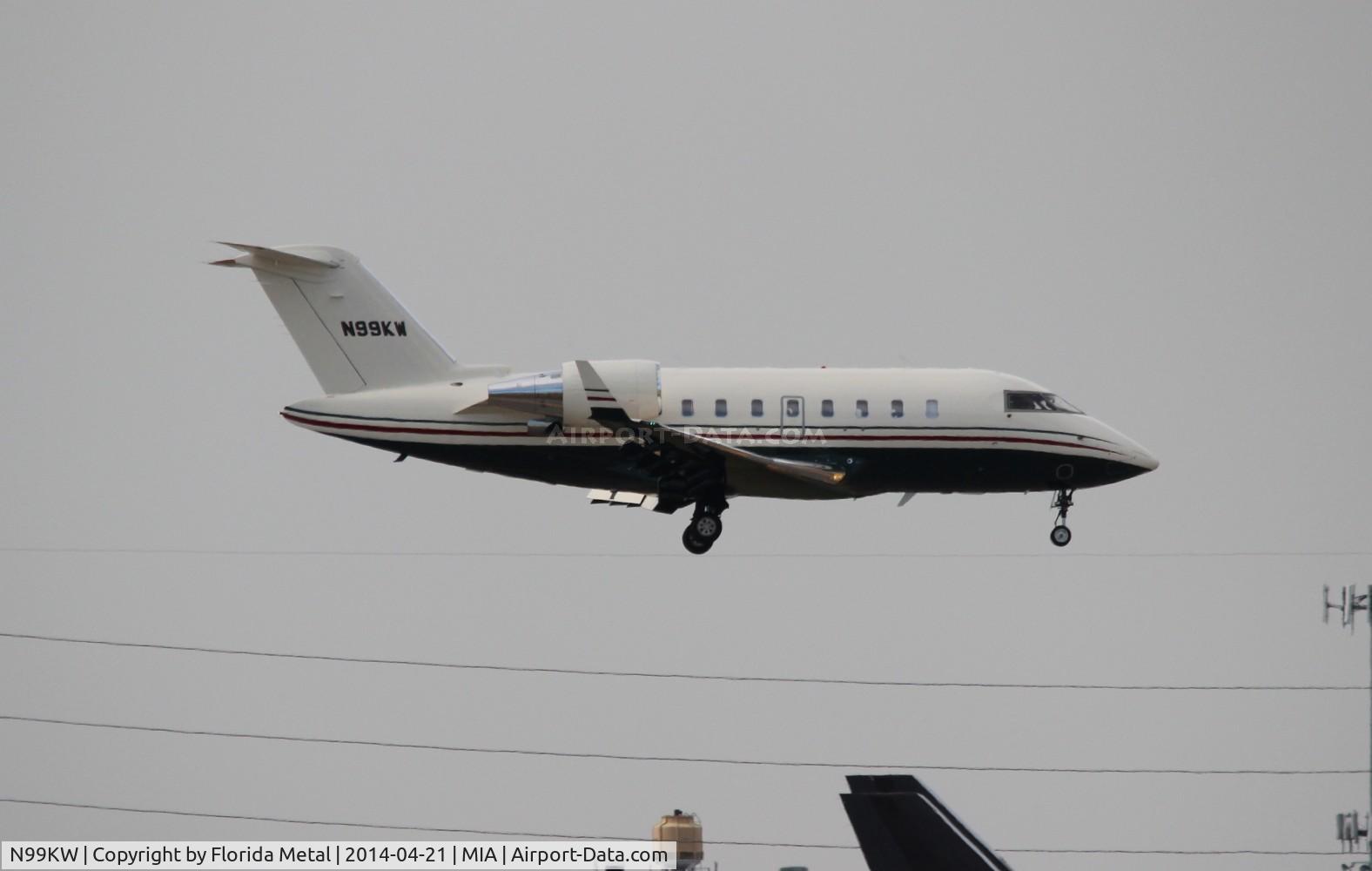 N99KW, 2011 Bombardier Challenger 605 (CL-600-2B16) C/N 5877, Challenger 604