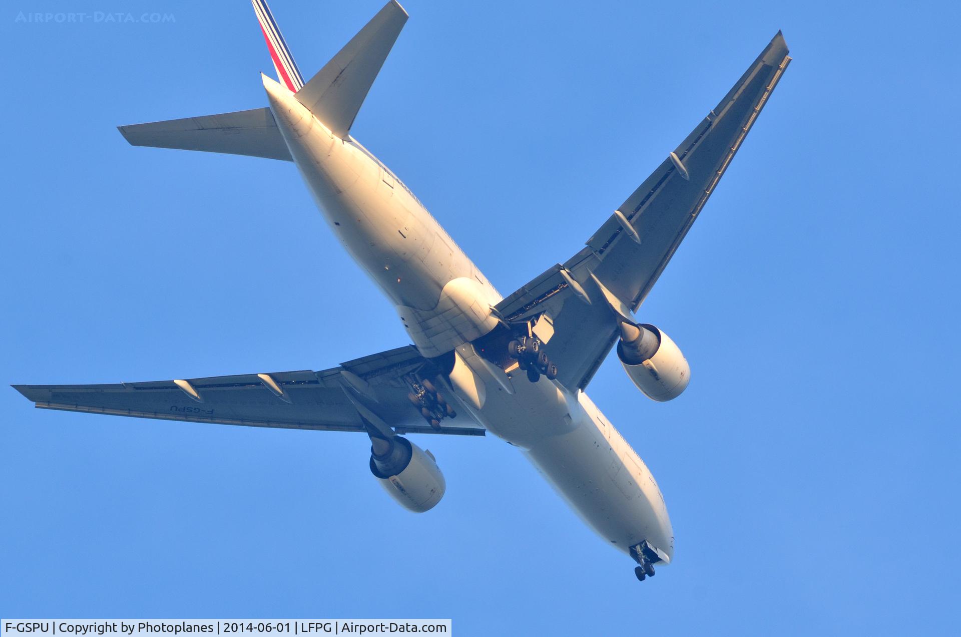 F-GSPU, 2002 Boeing 777-228/ER C/N 32309, Paris approach