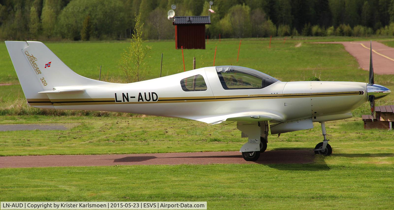 LN-AUD, Lancair 320 C/N 807, Parked outside owners house at Siljan Air Park.