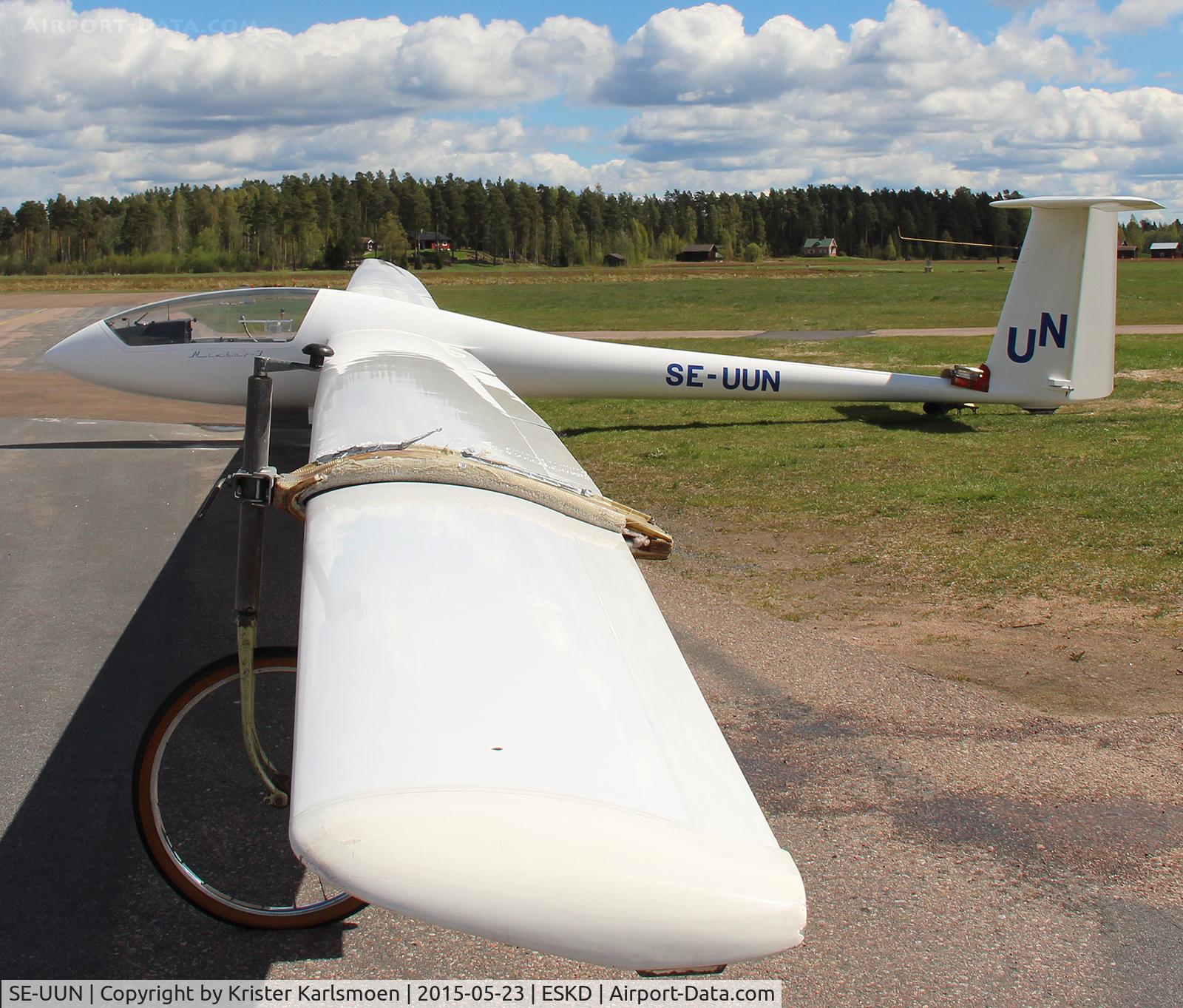 SE-UUN, Schempp-Hirth NIMBUS 3/24.5 C/N 38, Preparing for todays flight.