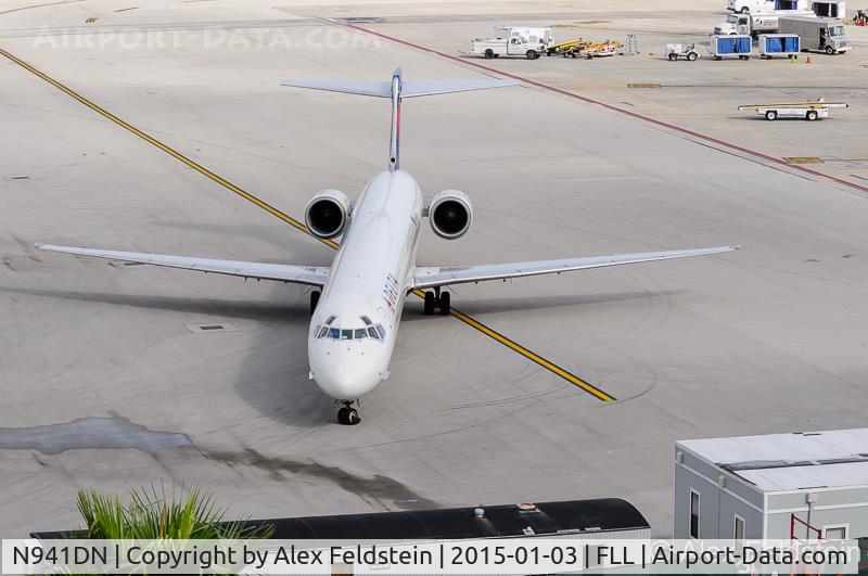 N941DN, 1997 McDonnell Douglas MD-90-30 C/N 53555, Ft. Lauderdale