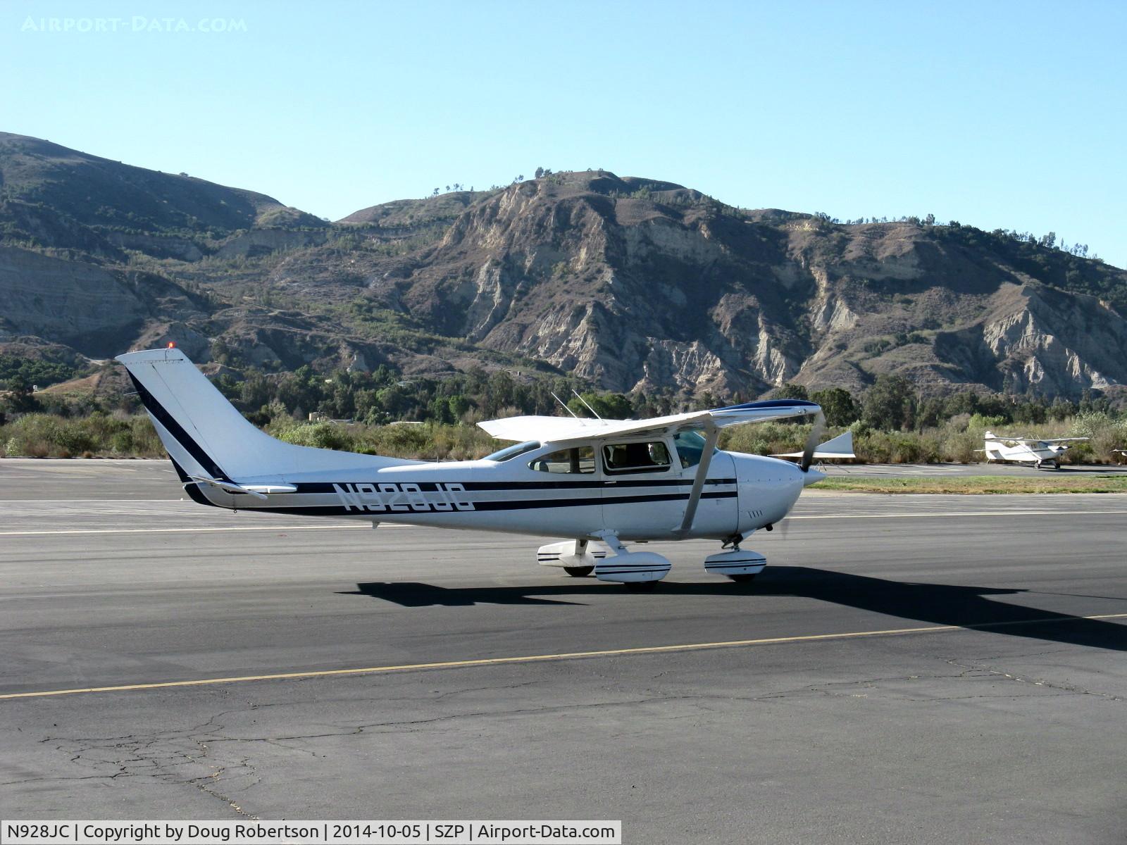 N928JC, 1977 Cessna 182Q Skylane C/N 18265616, 1977 Cessna 182Q SKYLANE, Continental O-470-U 230 Hp, taxi to Rwy 04