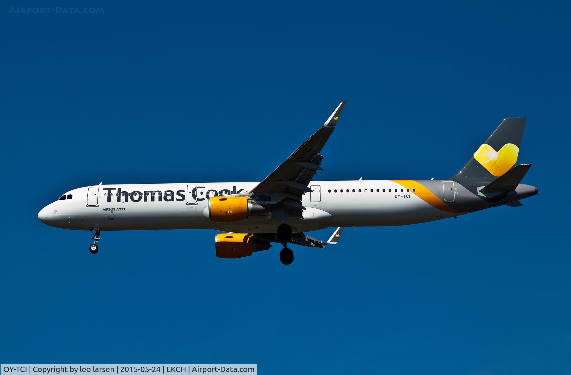 OY-TCI, 2015 Airbus A321-211 C/N 6468, Copenhagen 24.5.15 app to R-30
