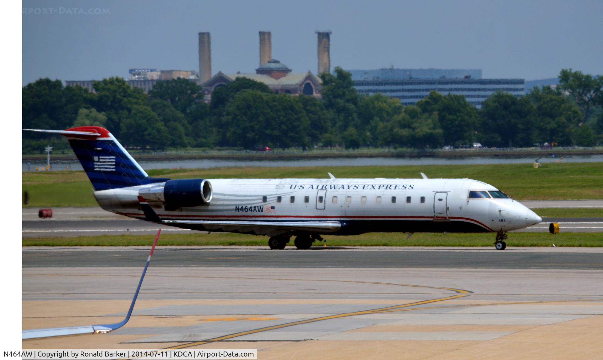 N464AW, 2004 Bombardier CRJ-200LR (CL-600-2B19) C/N 7890, Taxi National