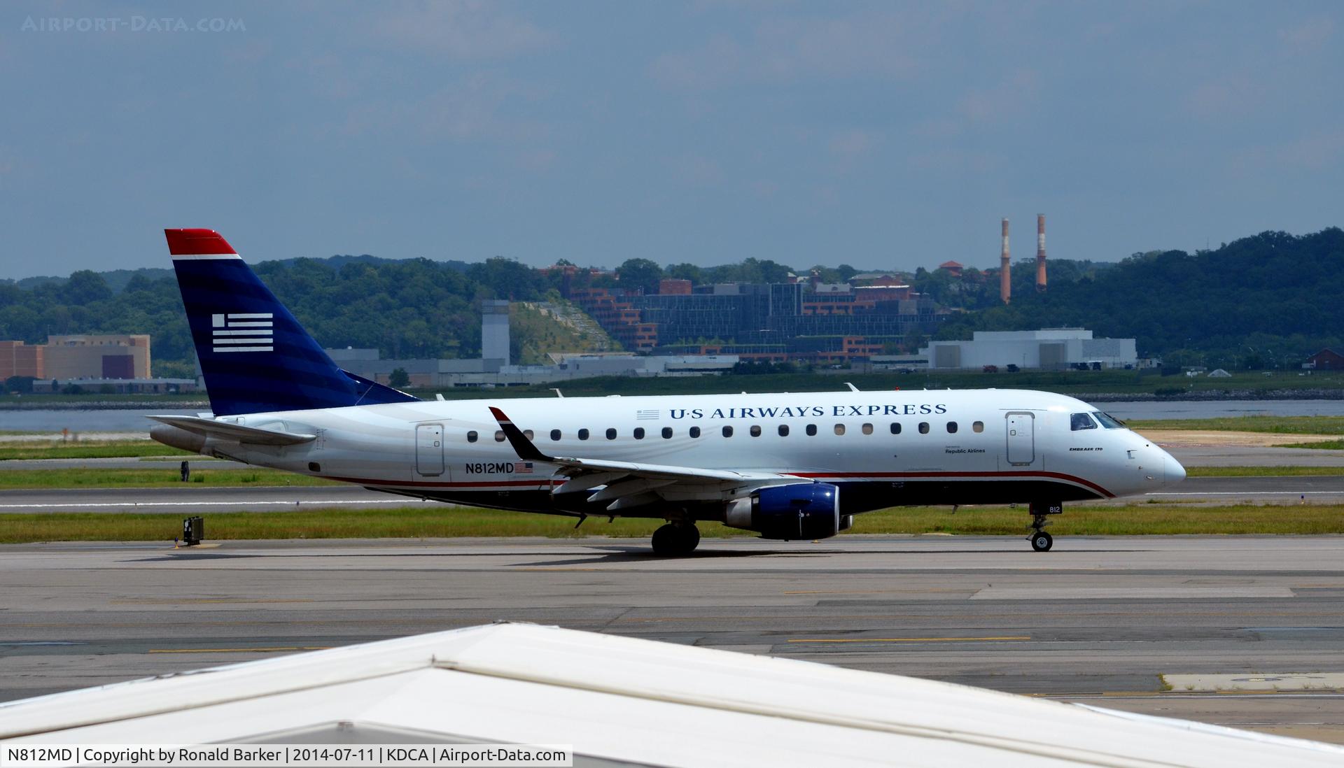 N812MD, 2004 Embraer 170SU (ERJ-170-100SU) C/N 17000030, Taxi National