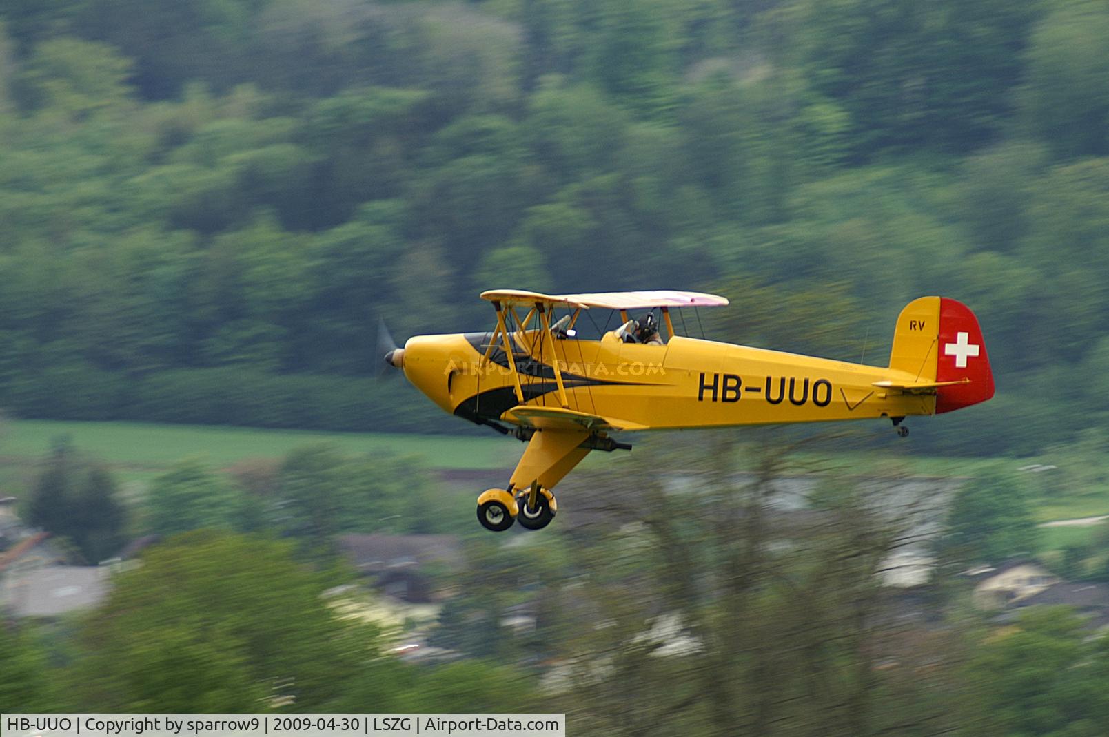 HB-UUO, 1939 Bucker Bu-131APM Jungmann C/N 42, low fly-by