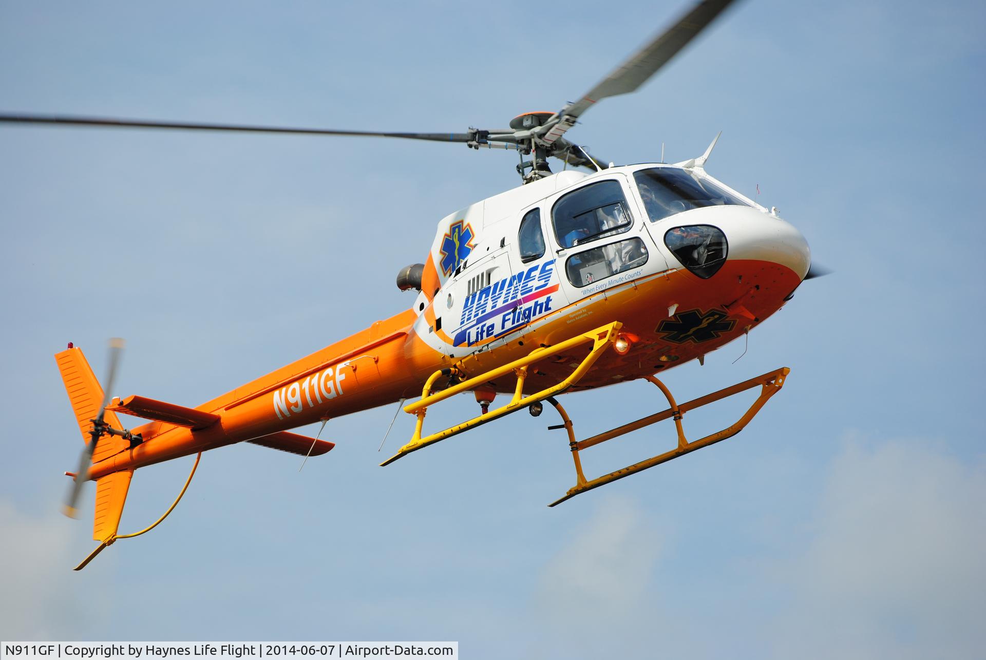 N911GF, 1998 Eurocopter AS-350B-2 Ecureuil C/N 3119, In flight