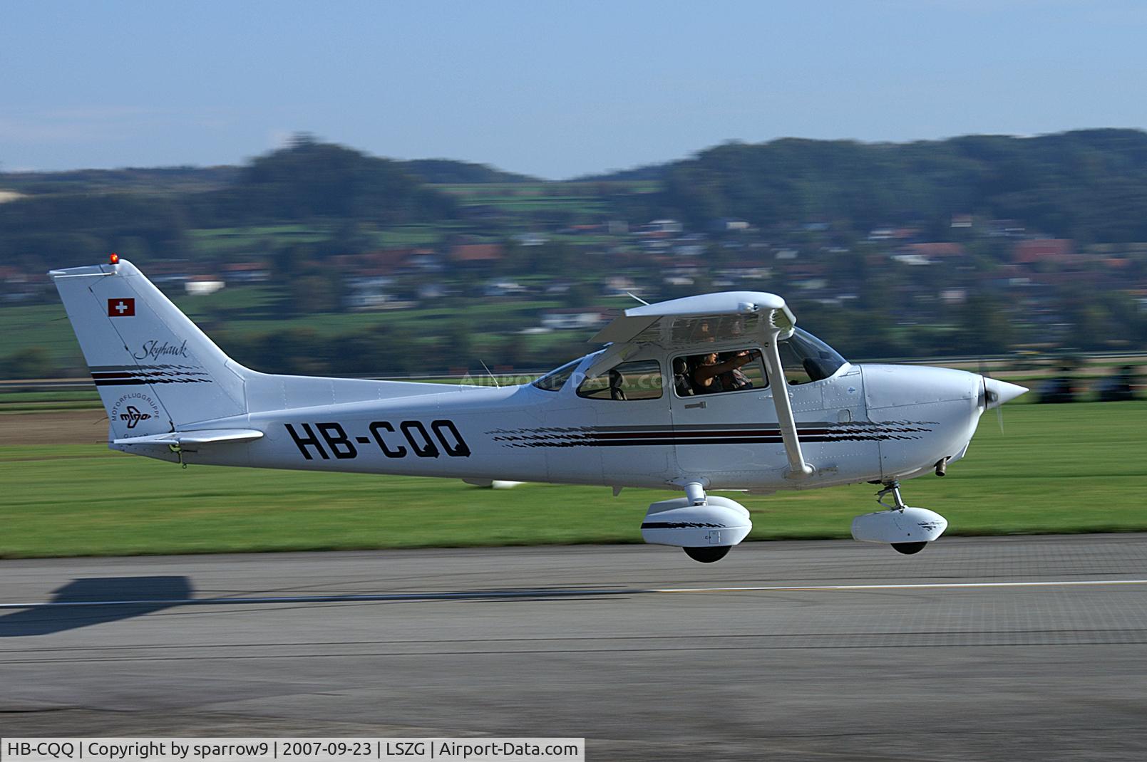 HB-CQQ, 1997 Cessna 172R Skyhawk C/N 17280102, just before touch-down