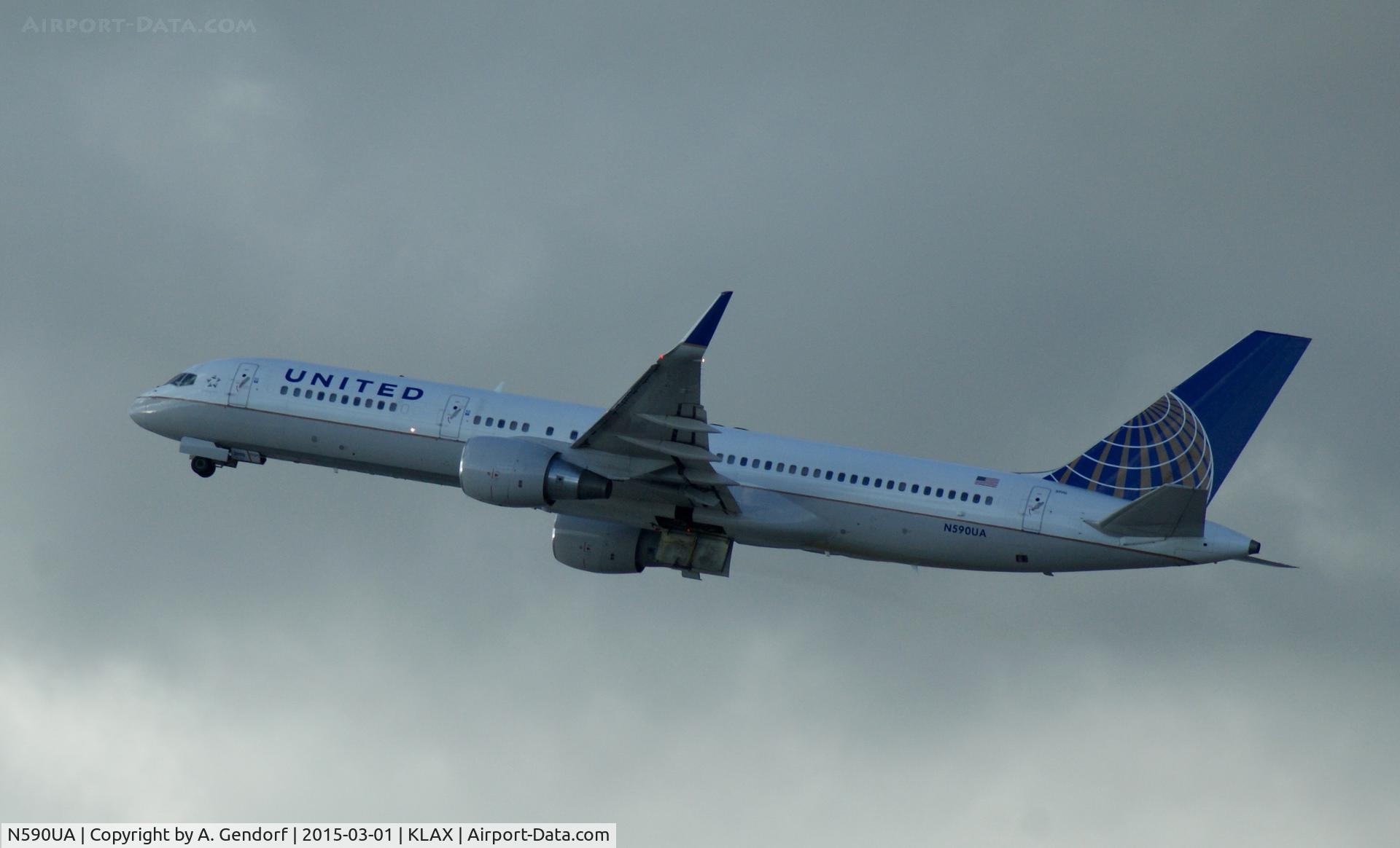 N590UA, 1997 Boeing 757-222 C/N 28708, United, seen here climbing out Los Angeles Int'l(KLAX)