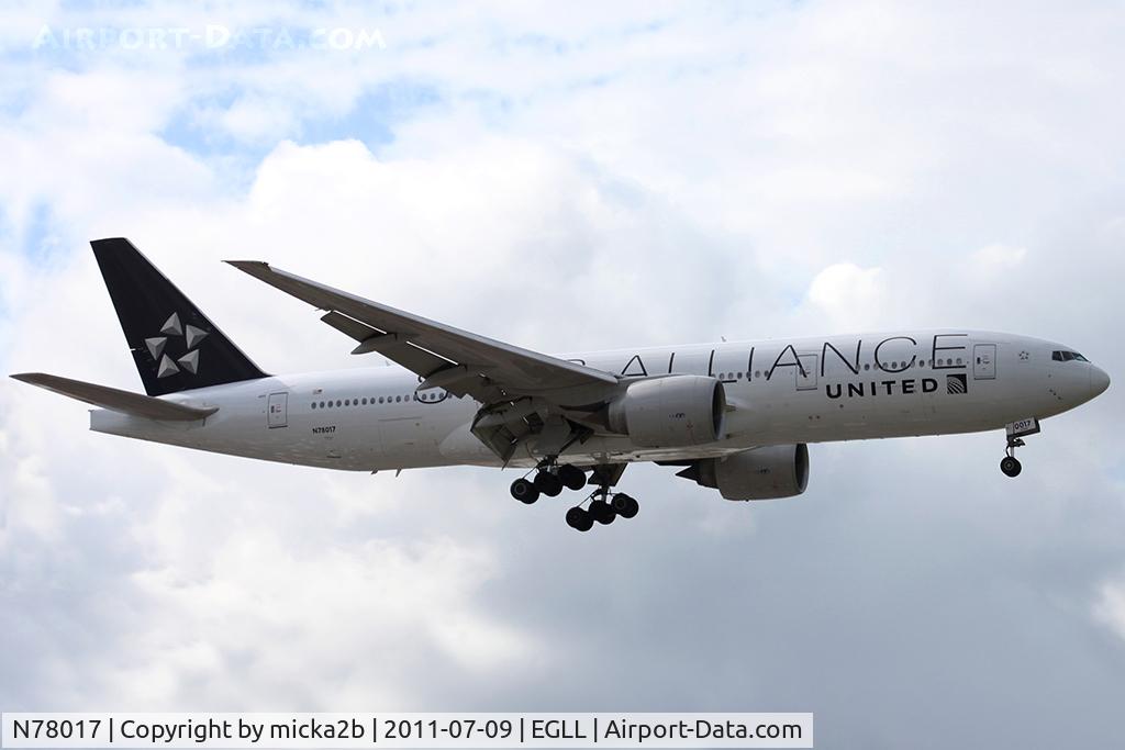 N78017, 2002 Boeing 777-224 (ER) C/N 31679, Landing