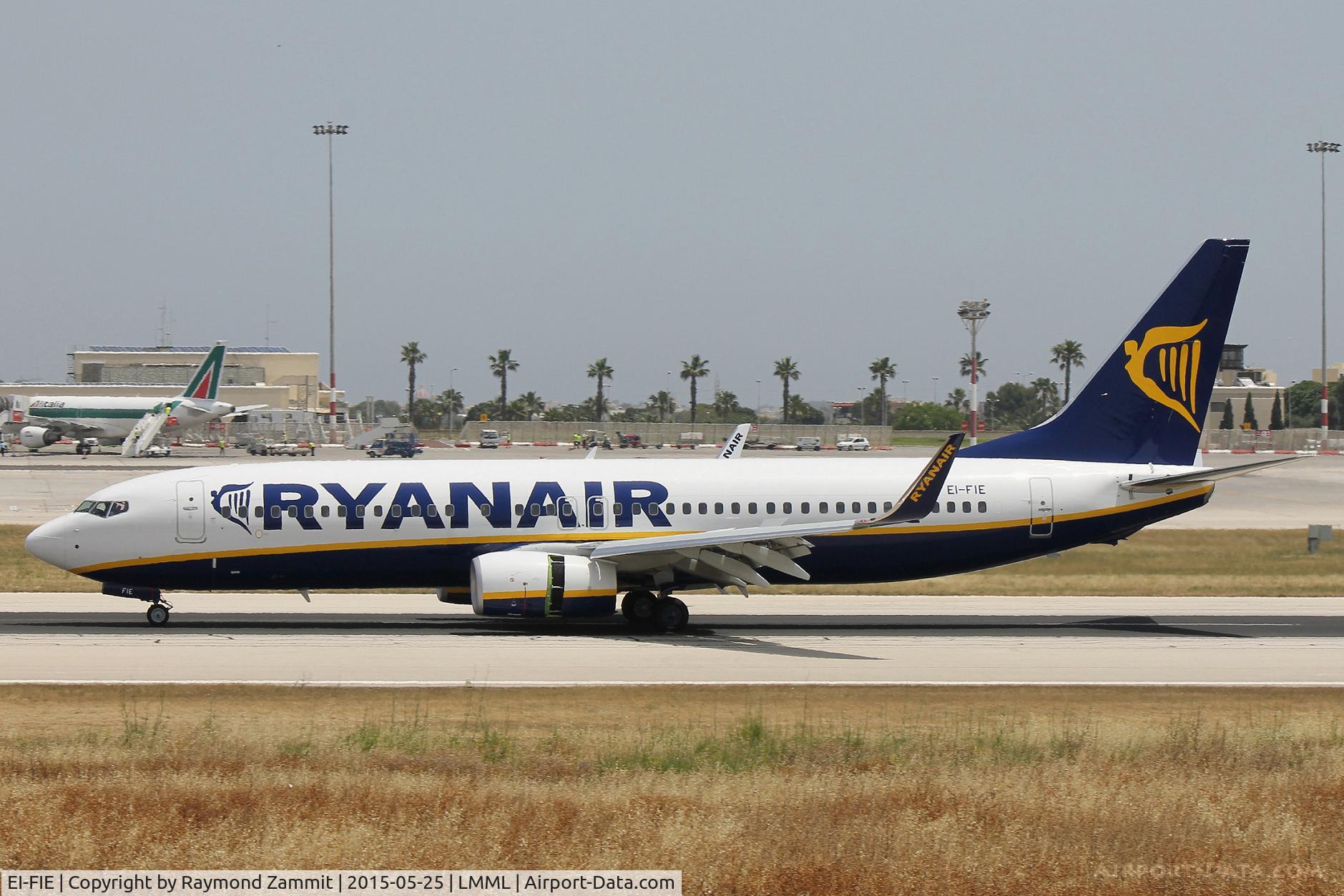 EI-FIE, 2015 Boeing 737-8AS C/N 44695, B737-800 EI-FIE Ryanair