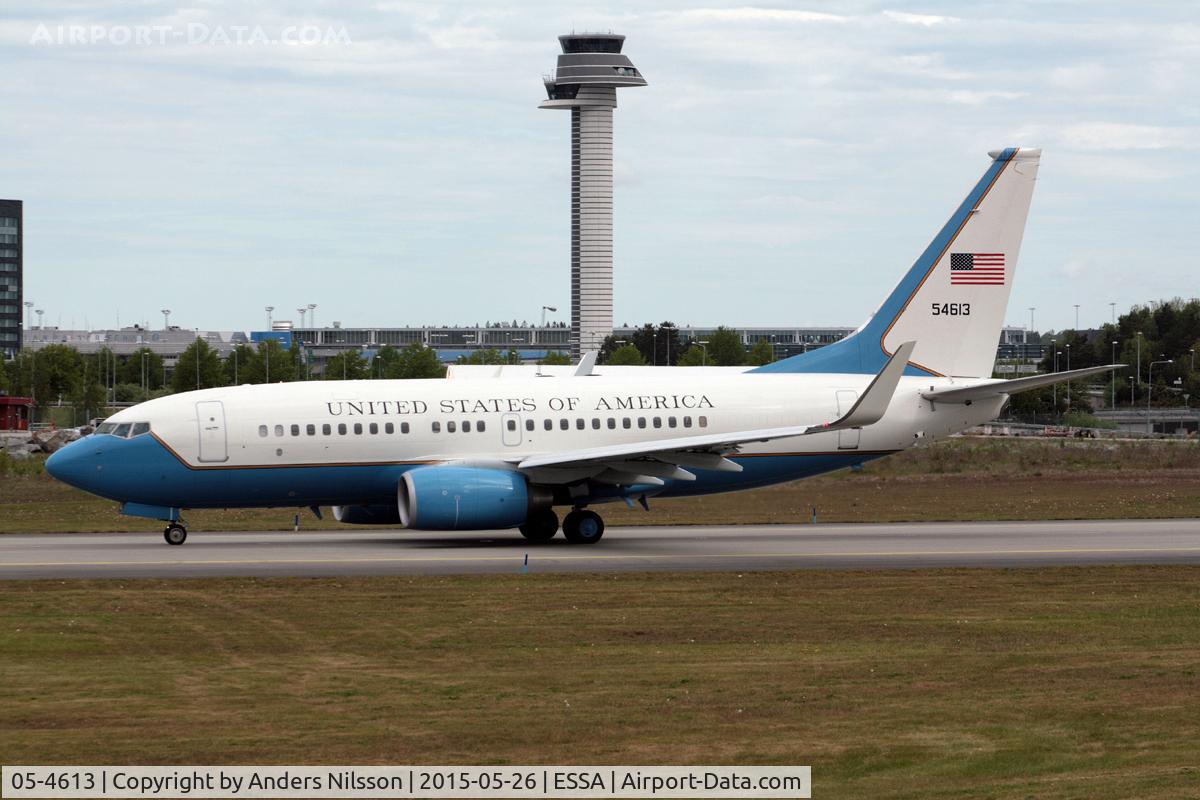 05-4613, 2008 Boeing C-40C Clipper (737-7DM BBJ) C/N 34809, Taxiing for departure to Helsinki.