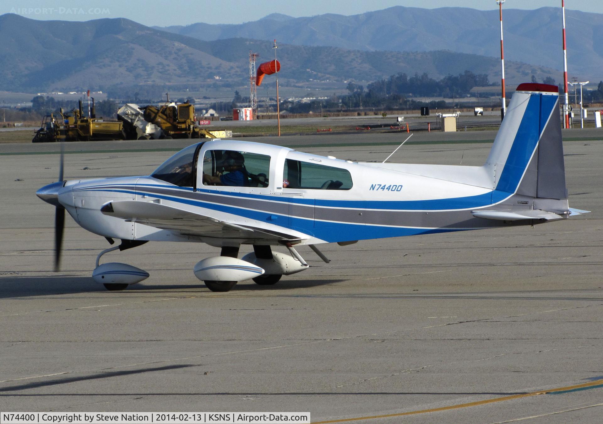 N74400, 1976 Grumman American AA-5B Tiger C/N AA5B-0213, privately-owned Grumman AA-5B from Palo Alto, CA visiting Salinas Municipal Airport, CA