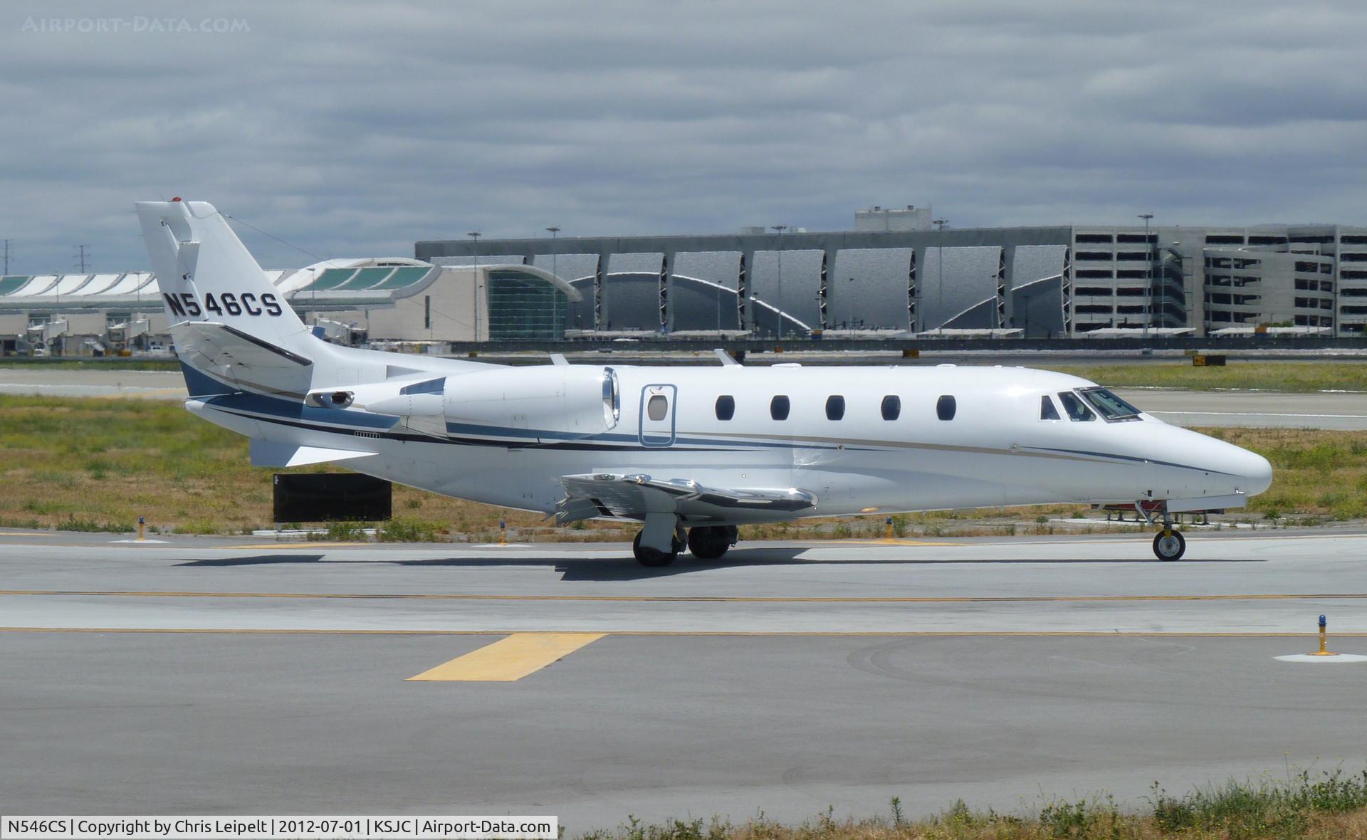 N546CS, Cessna 560XL C/N 560-5524, A Cessna Citation 560XL holding short of runway 30L at San Jose International Airport, CA waiting for departure clearance.