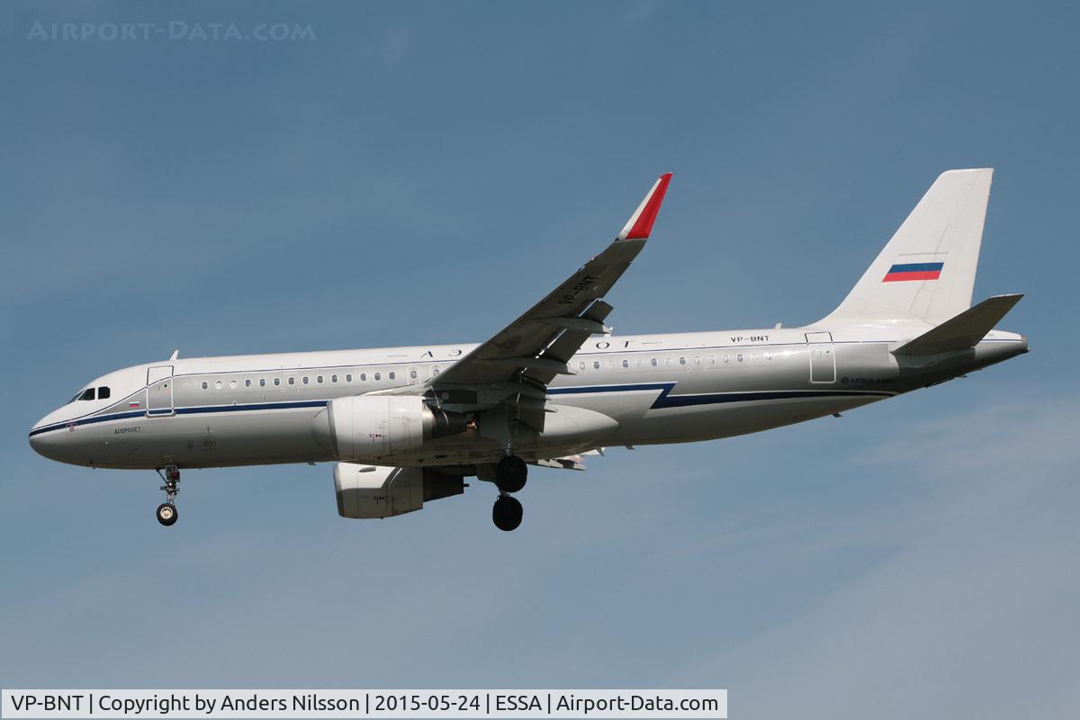 VP-BNT, 2013 Airbus A320-214 C/N 5614, On short final runway 26.
