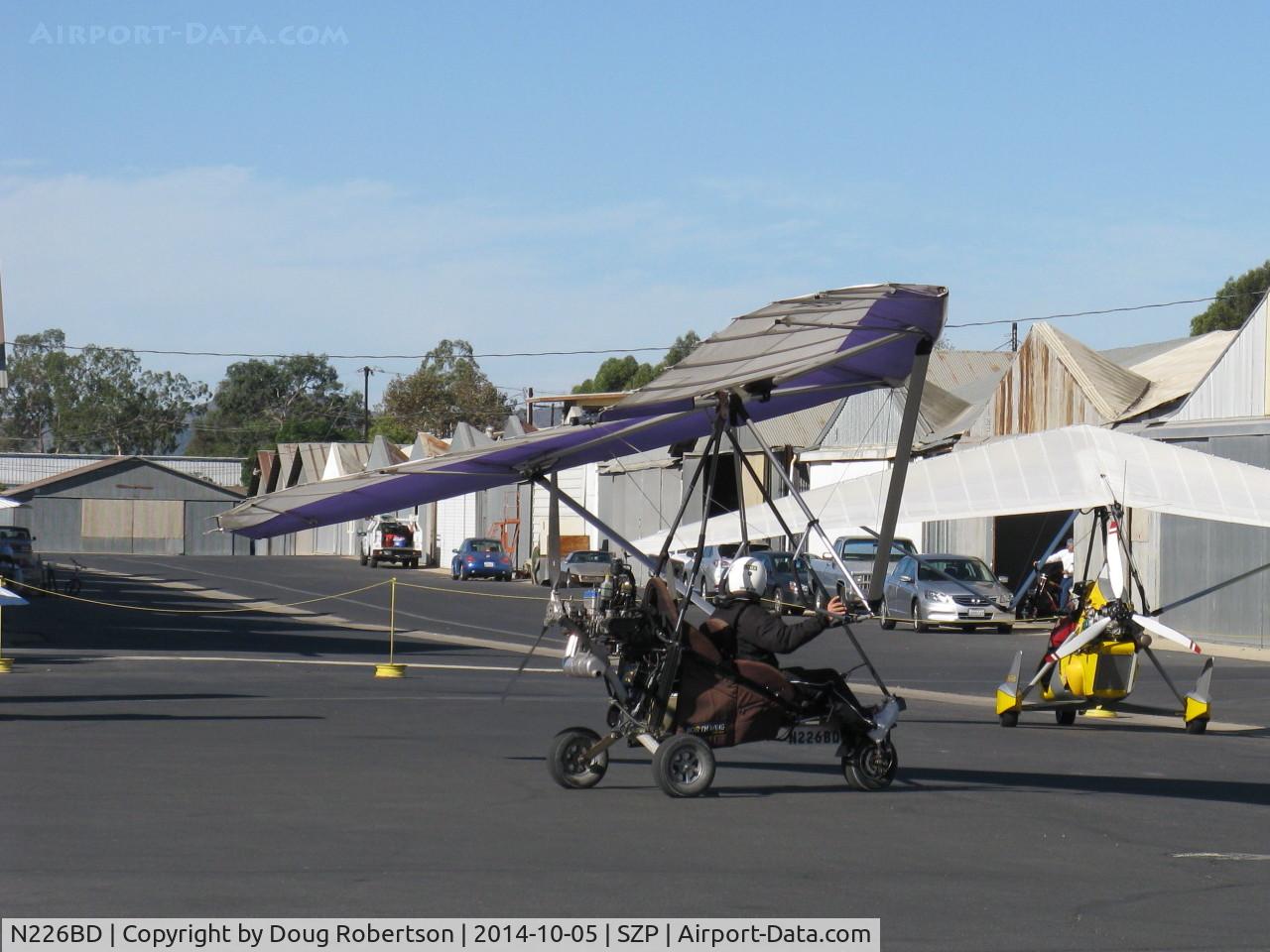 N226BD, North Wing Apache ST C/N 2261107, 2008 North Wing Design APACHE ST weight-shift control ultralight trike, Rotax 582 pusher, taxi after short landing Rwy 22