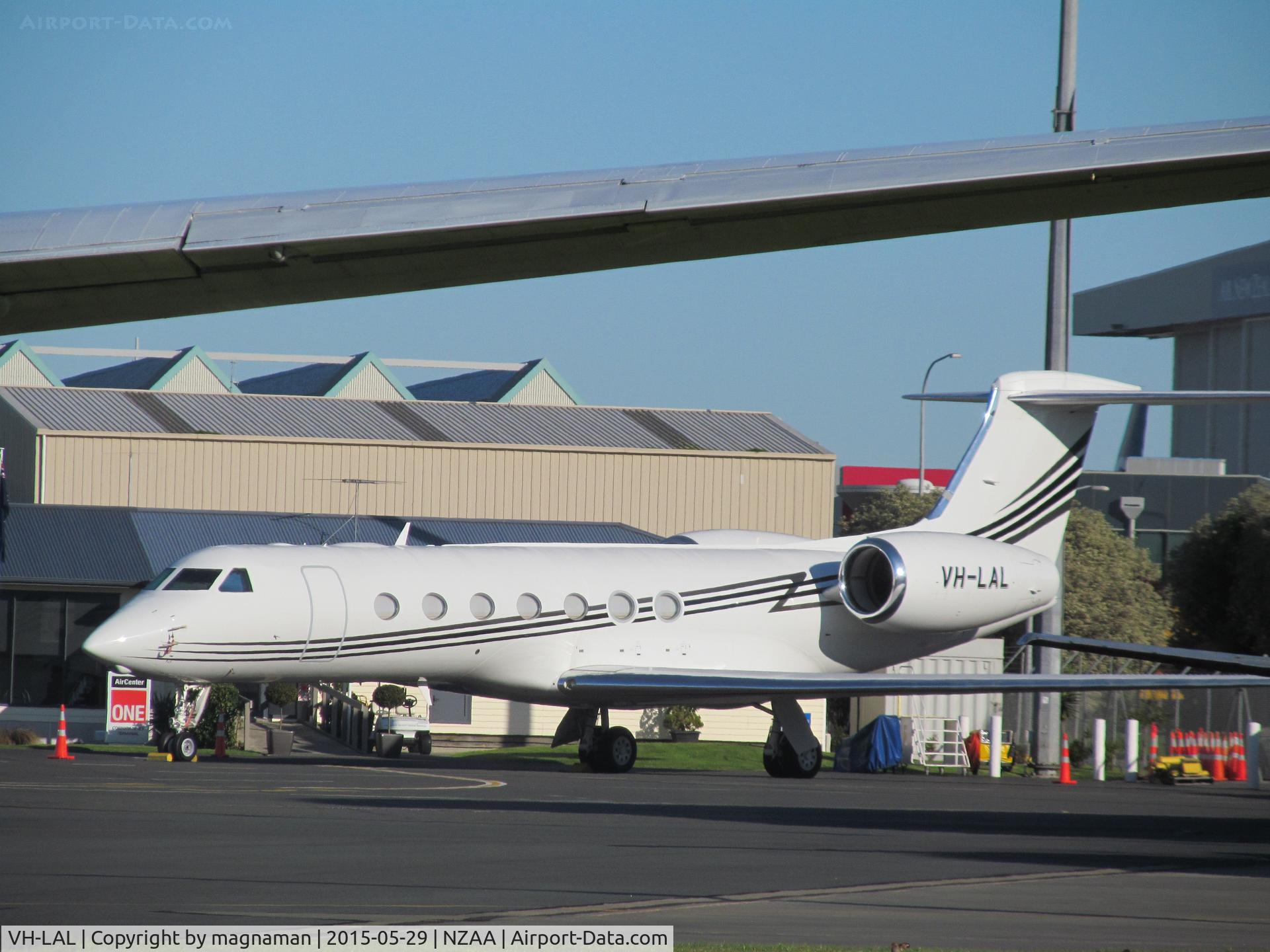 VH-LAL, Gulfstream Aerospace GV-SP (G550) C/N 5259, on convair apron AKL