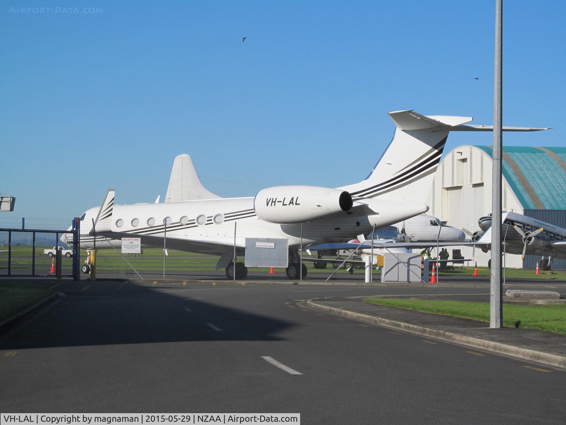 VH-LAL, Gulfstream Aerospace GV-SP (G550) C/N 5259, at nzaa today