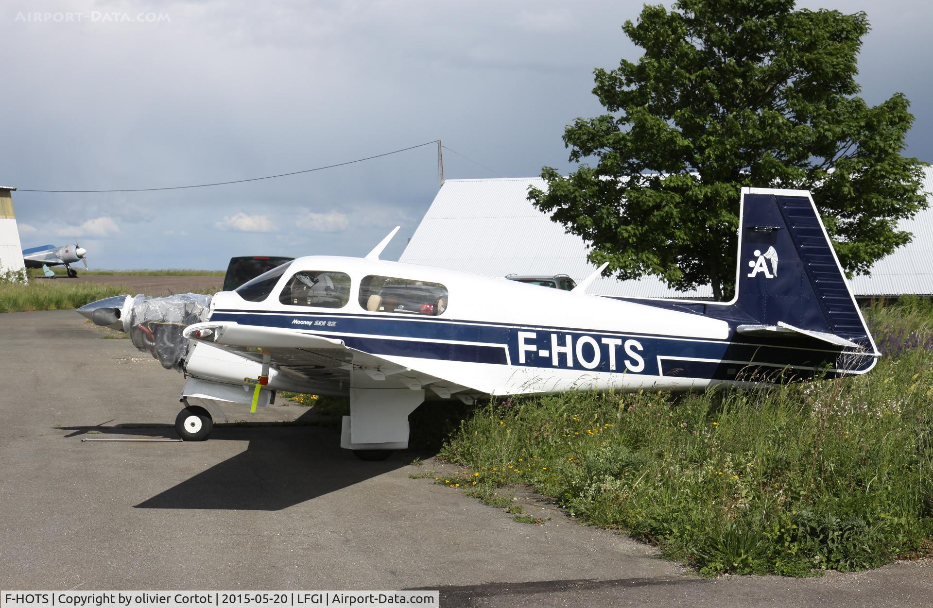 F-HOTS, 1989 Mooney M-20J C/N 24-3131, mainteance routine at Darois airfield