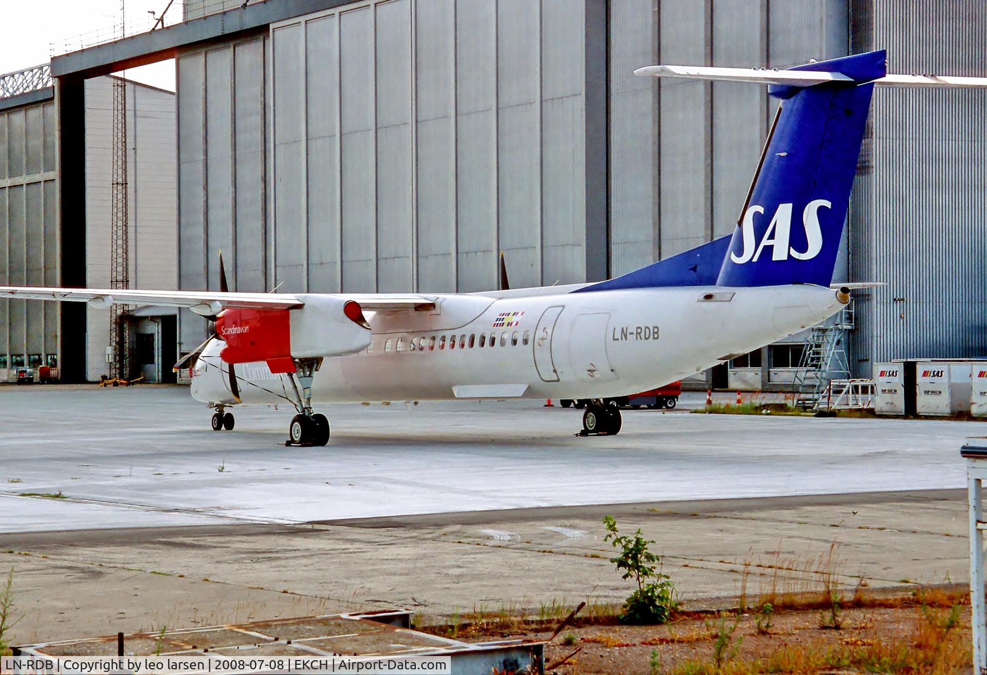 LN-RDB, 2000 De Havilland Canada DHC-8-402Q Dash 8 C/N 4018, Copenhagen 8.7.08 WFU