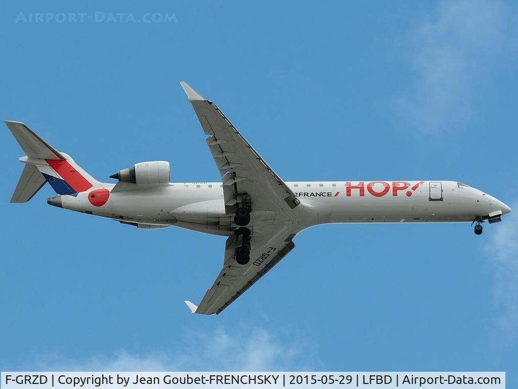 F-GRZD, 2001 Canadair CRJ-702 (CL-600-2C10) Regional Jet C/N 10016, HOP A54127 landing 23 from Lyon