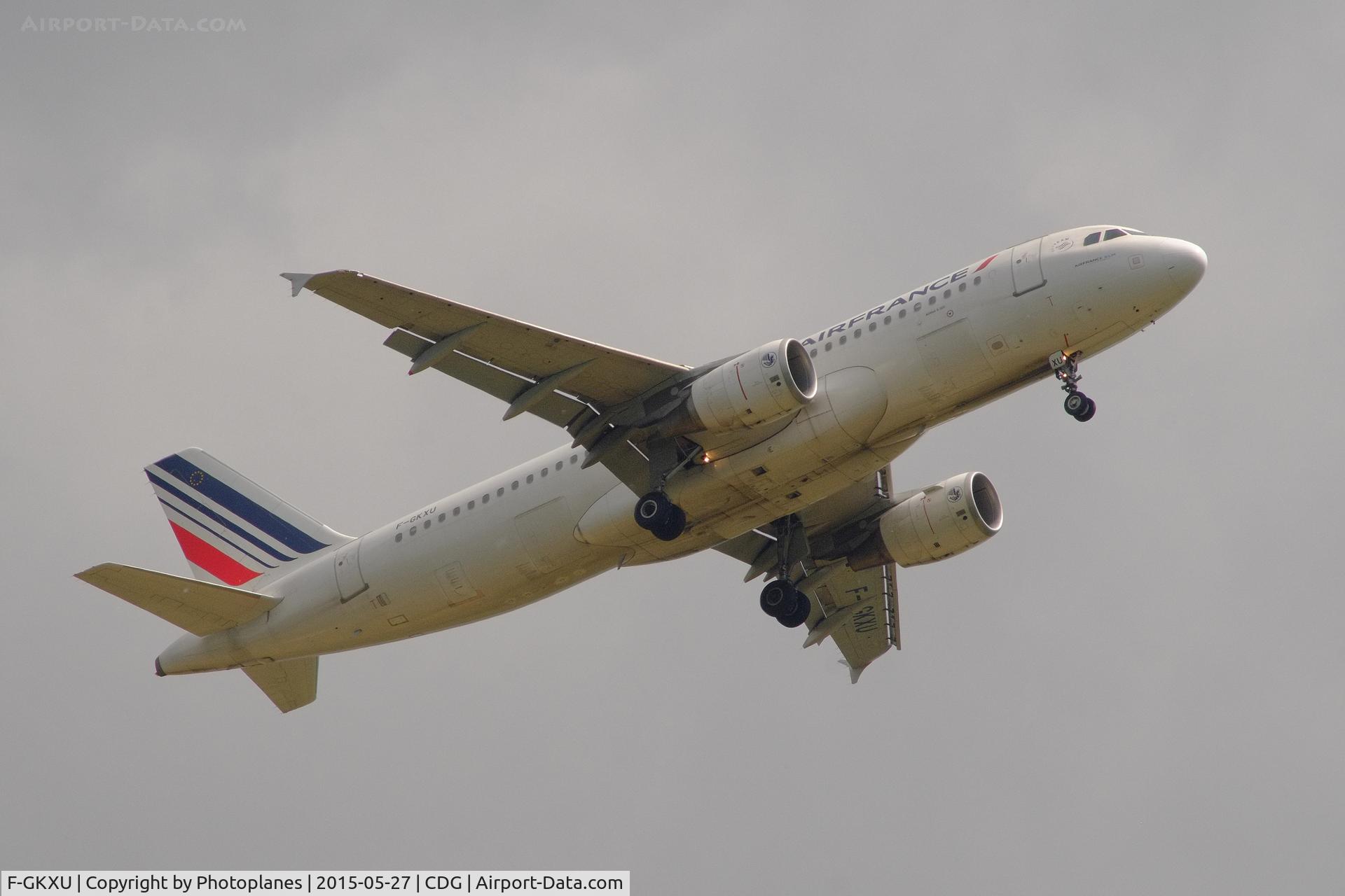 F-GKXU, 2009 Airbus A320-214 C/N 4063, CDG approach