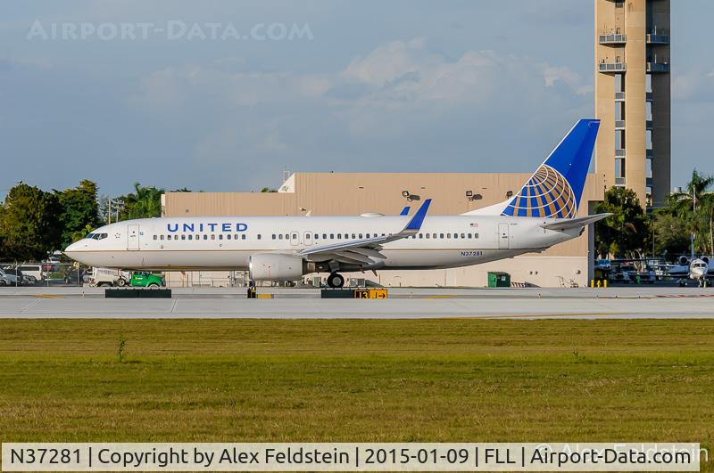 N37281, 2003 Boeing 737-824 C/N 31599, Ft. Lauderdale