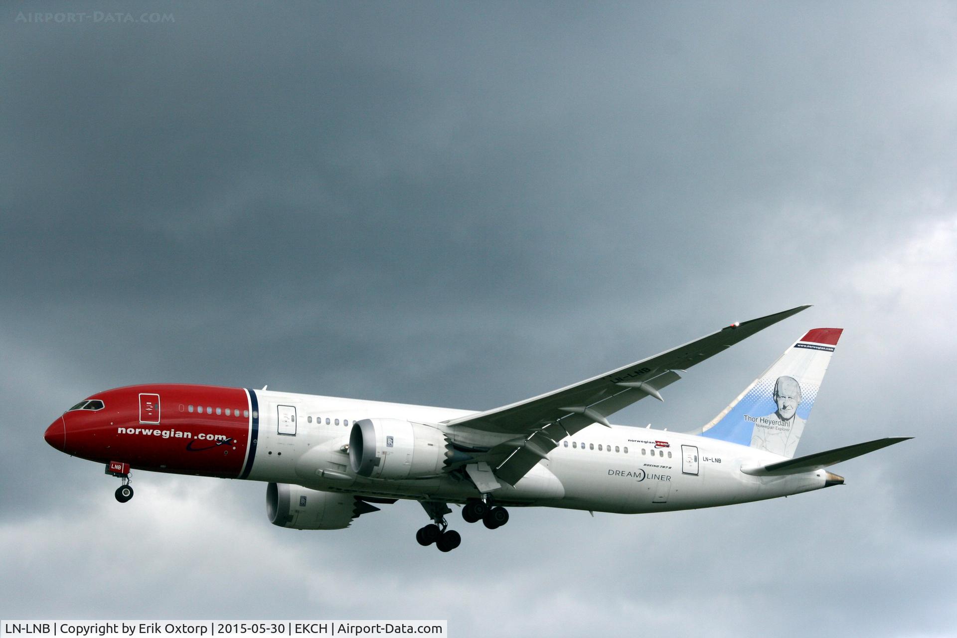LN-LNB, 2013 Boeing 787-8 Dreamliner Dreamliner C/N 35305, ex. EI-LNB, now re-reg to LN-LNB. Landing rw 22L
