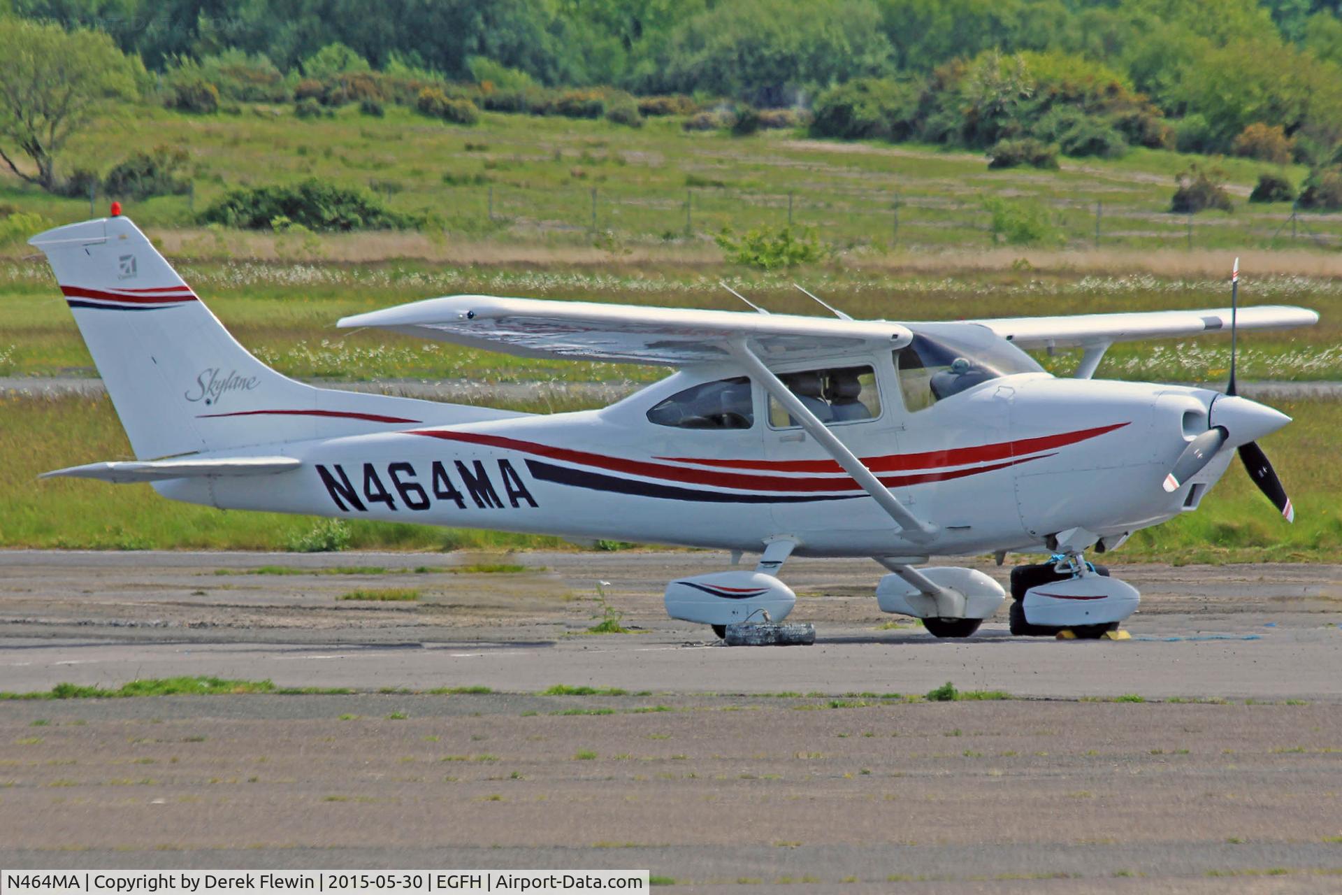 N464MA, 2000 Cessna 182S Skylane C/N 18280822, Skylane, seen parked up.