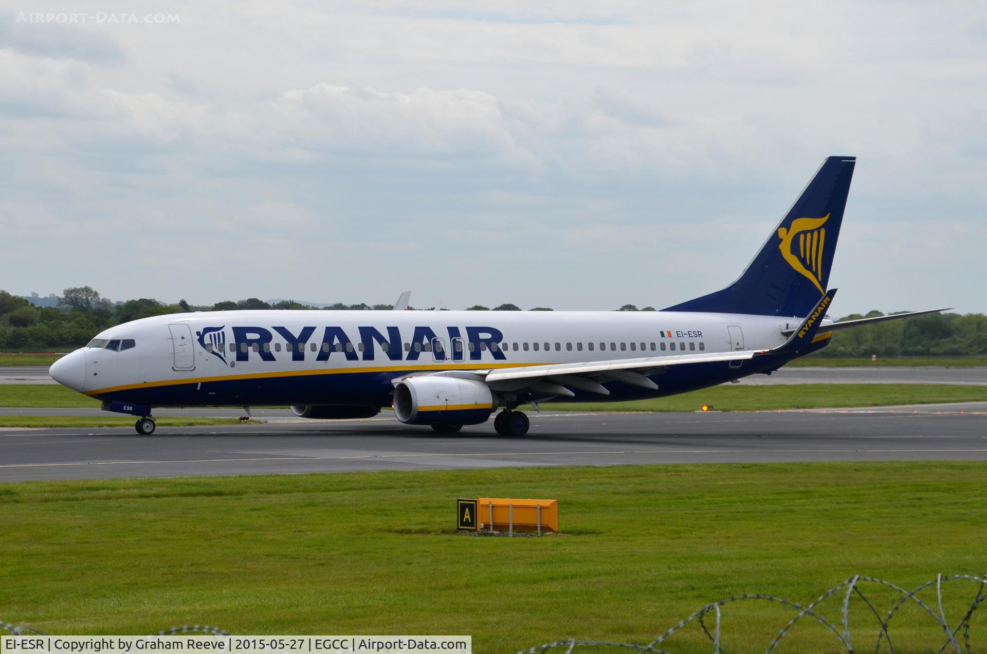 EI-ESR, 2011 Boeing 737-8AS C/N 34995, Just landed at Manchester.