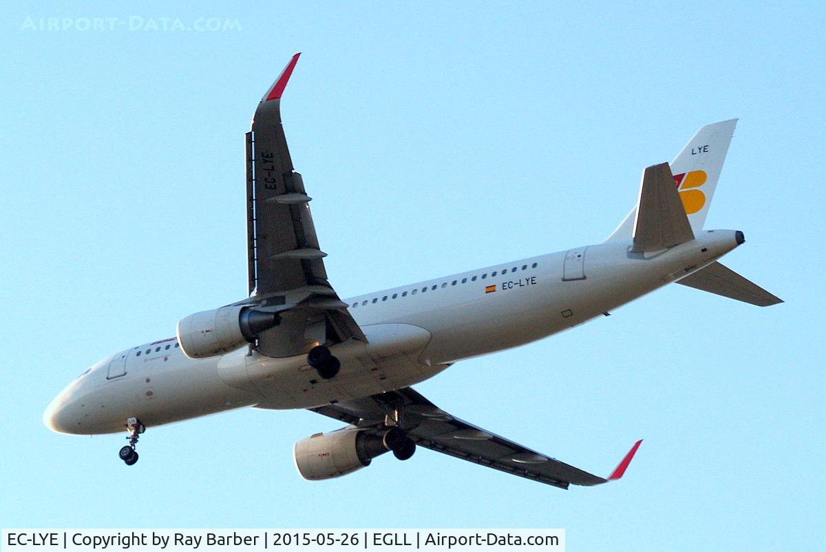 EC-LYE, 2013 Airbus A320-216 C/N 5729, Airbus A320-216(SL) [5729] (Iberia Express) Home~G 26/05/2015. On approach 27R.