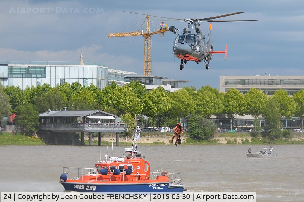 24, Aerospatiale AS-365N Dauphin 2 C/N 6024, French Navy at Bordeaux